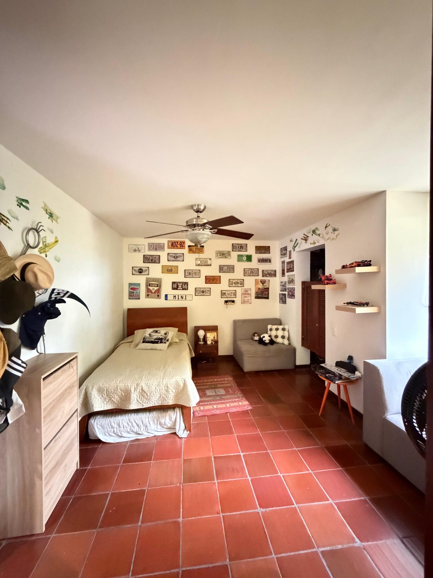 Casa independiente en venta en Pance, Cali — 450 m² sobre lote de 3.250 m², piscina y jacuzzi