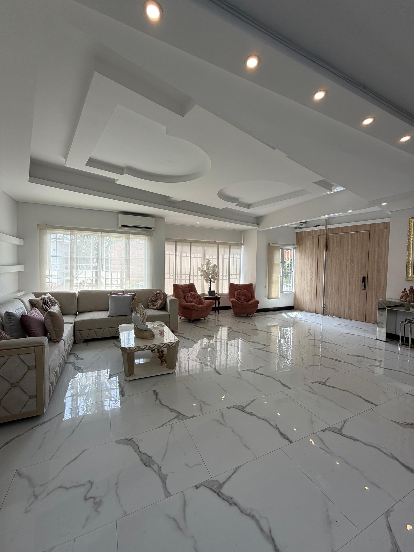 Casa en condominio en venta en Ciudad Jardín, Cali — 300 m², 4 habitaciones y piscina