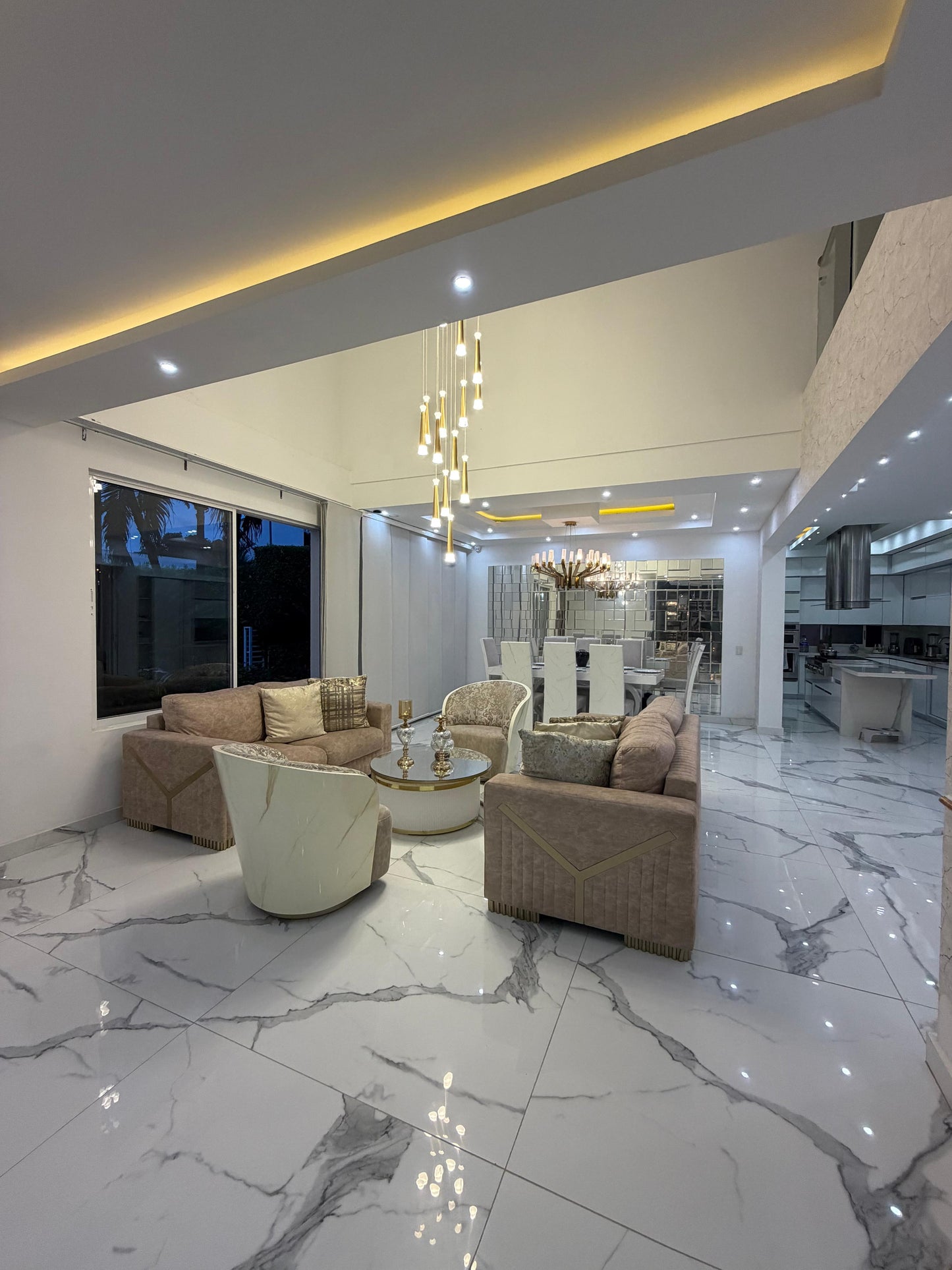 Casa en condominio en venta en Pance, Cali — Sector Fátima, 450 m², piscina y sala de cine
