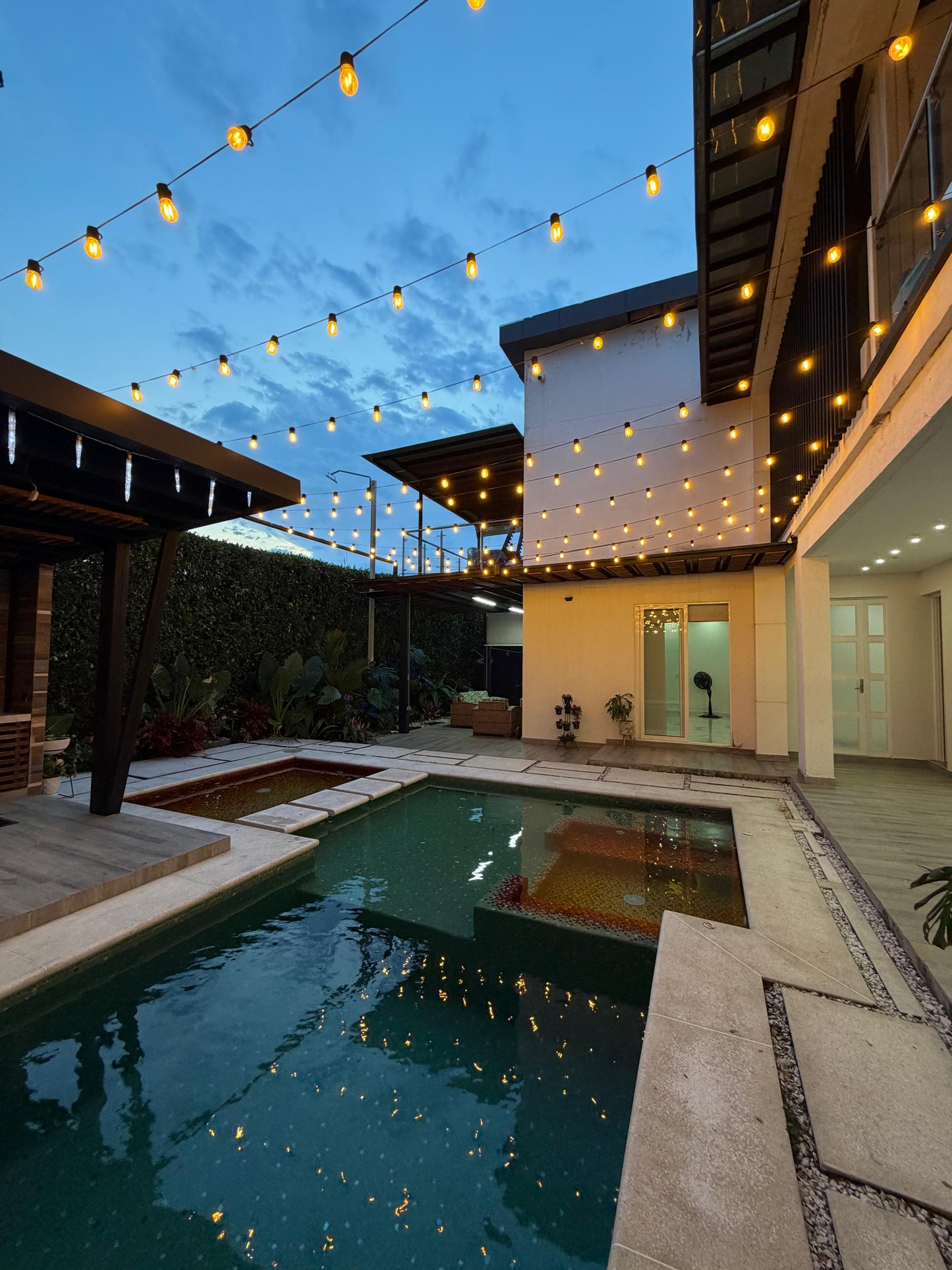 Casa en condominio en venta en Pance, Cali — Sector Fátima, 450 m², piscina y sala de cine
