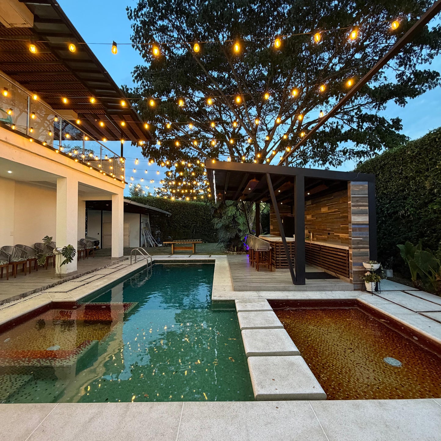 Casa en condominio en venta en Pance, Cali — Sector Fátima, 450 m², piscina y sala de cine