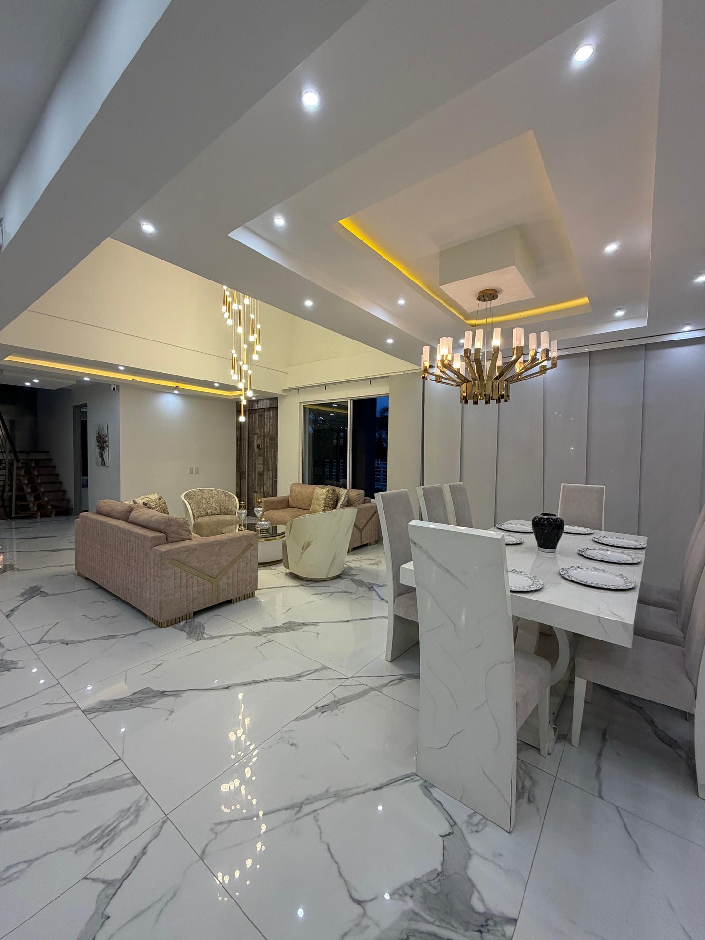 Casa en condominio en venta en Pance, Cali — Sector Fátima, 450 m², piscina y sala de cine