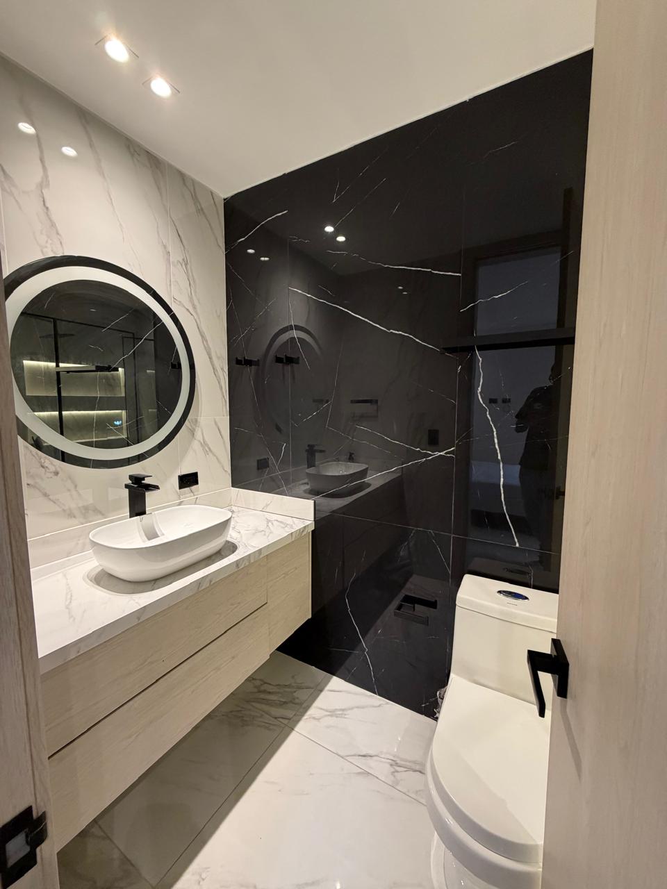 Casa remodelada en venta en Ciudad Jardín, Cali — 300 m², domótica, piscina y jacuzzi