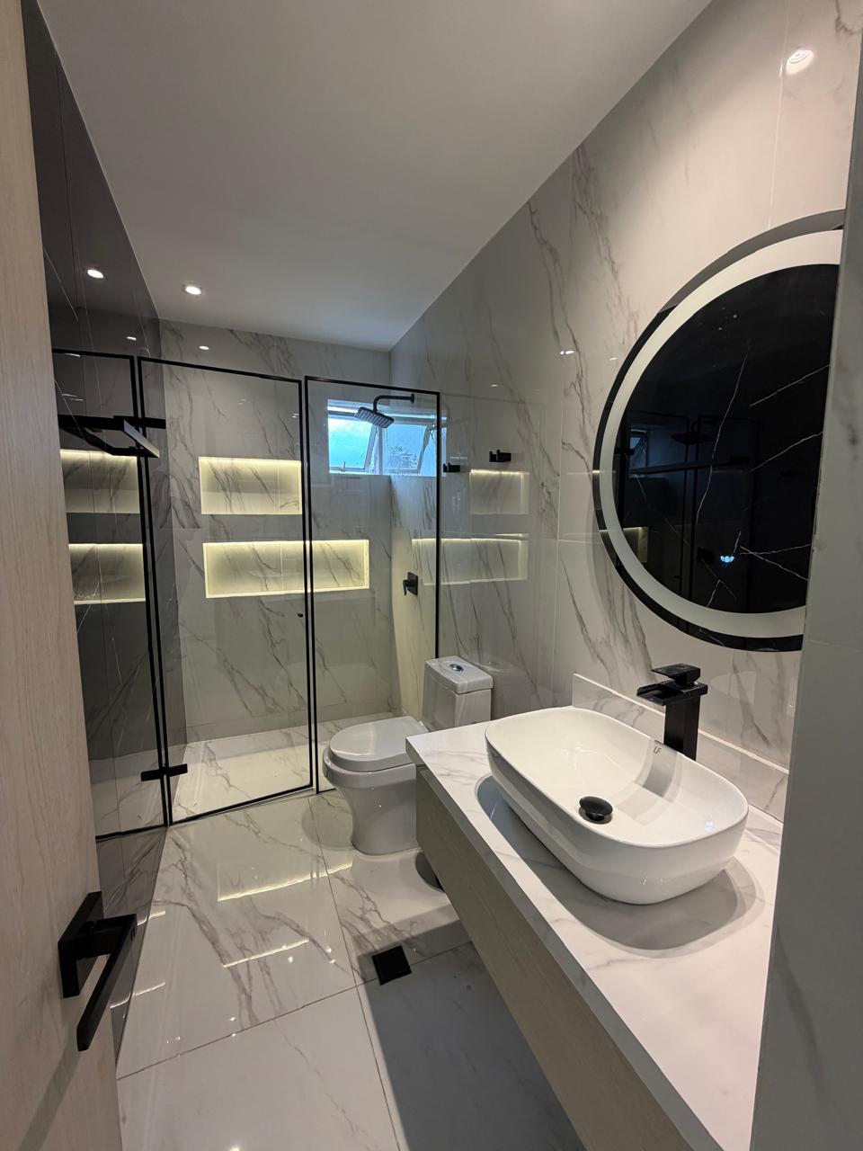 Casa remodelada en venta en Ciudad Jardín, Cali — 300 m², domótica, piscina y jacuzzi