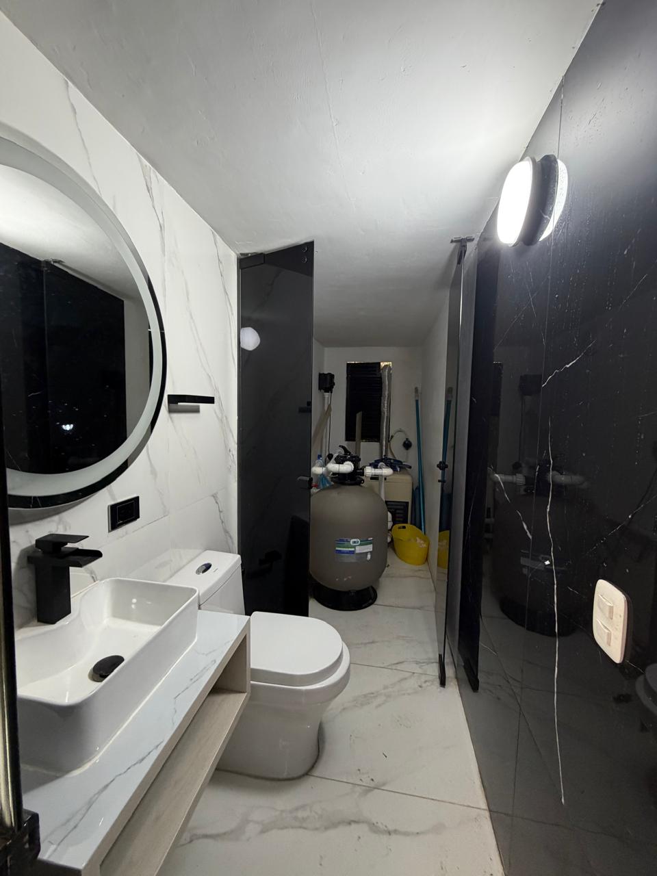 Casa remodelada en venta en Ciudad Jardín, Cali — 300 m², domótica, piscina y jacuzzi