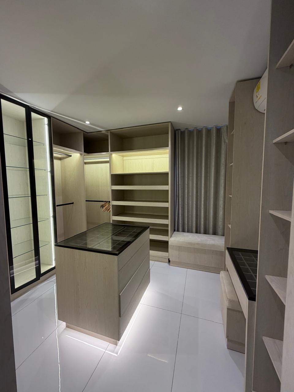Casa remodelada en venta en Ciudad Jardín, Cali — 300 m², domótica, piscina y jacuzzi