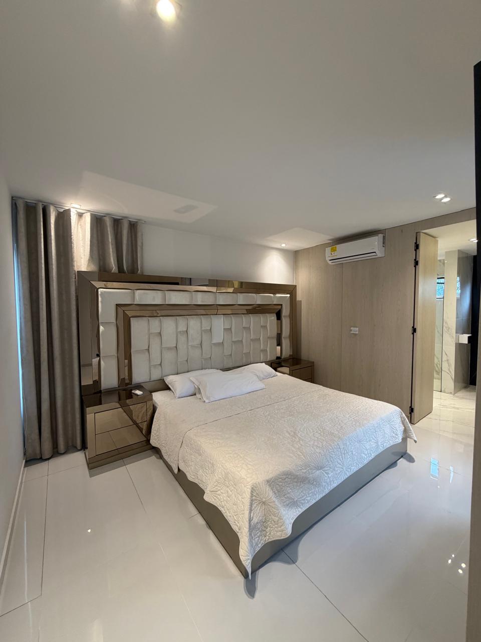 Casa remodelada en venta en Ciudad Jardín, Cali — 300 m², domótica, piscina y jacuzzi