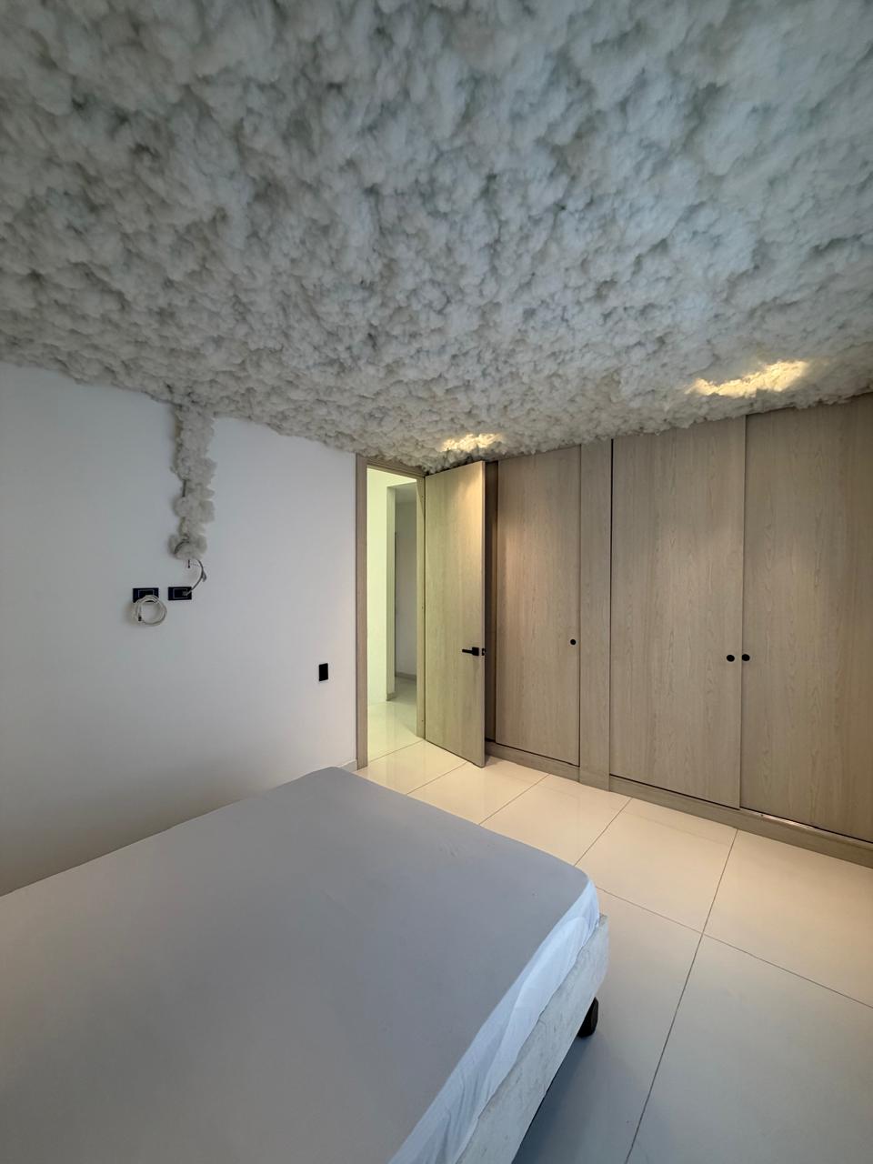 Casa remodelada en venta en Ciudad Jardín, Cali — 300 m², domótica, piscina y jacuzzi