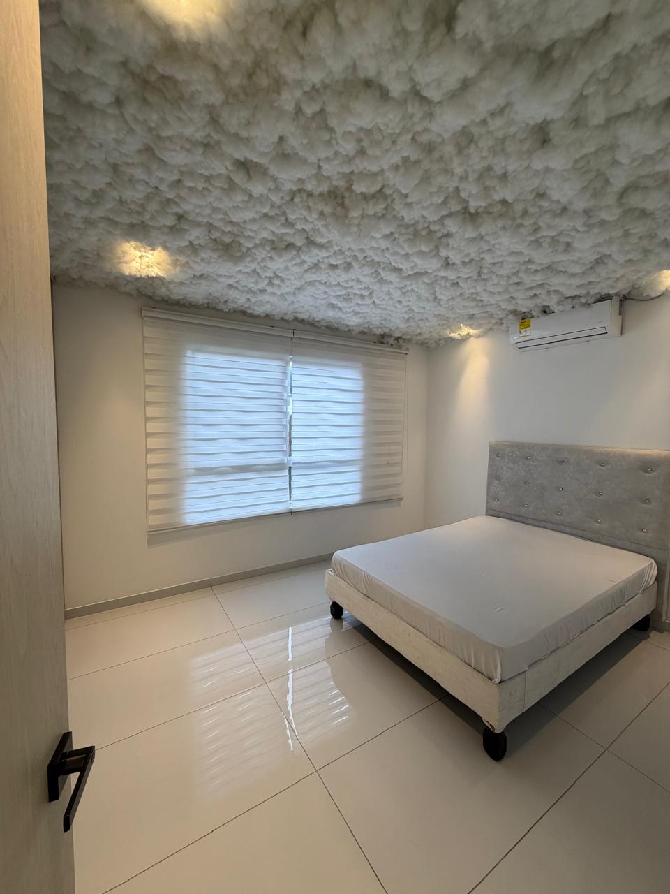Casa remodelada en venta en Ciudad Jardín, Cali — 300 m², domótica, piscina y jacuzzi