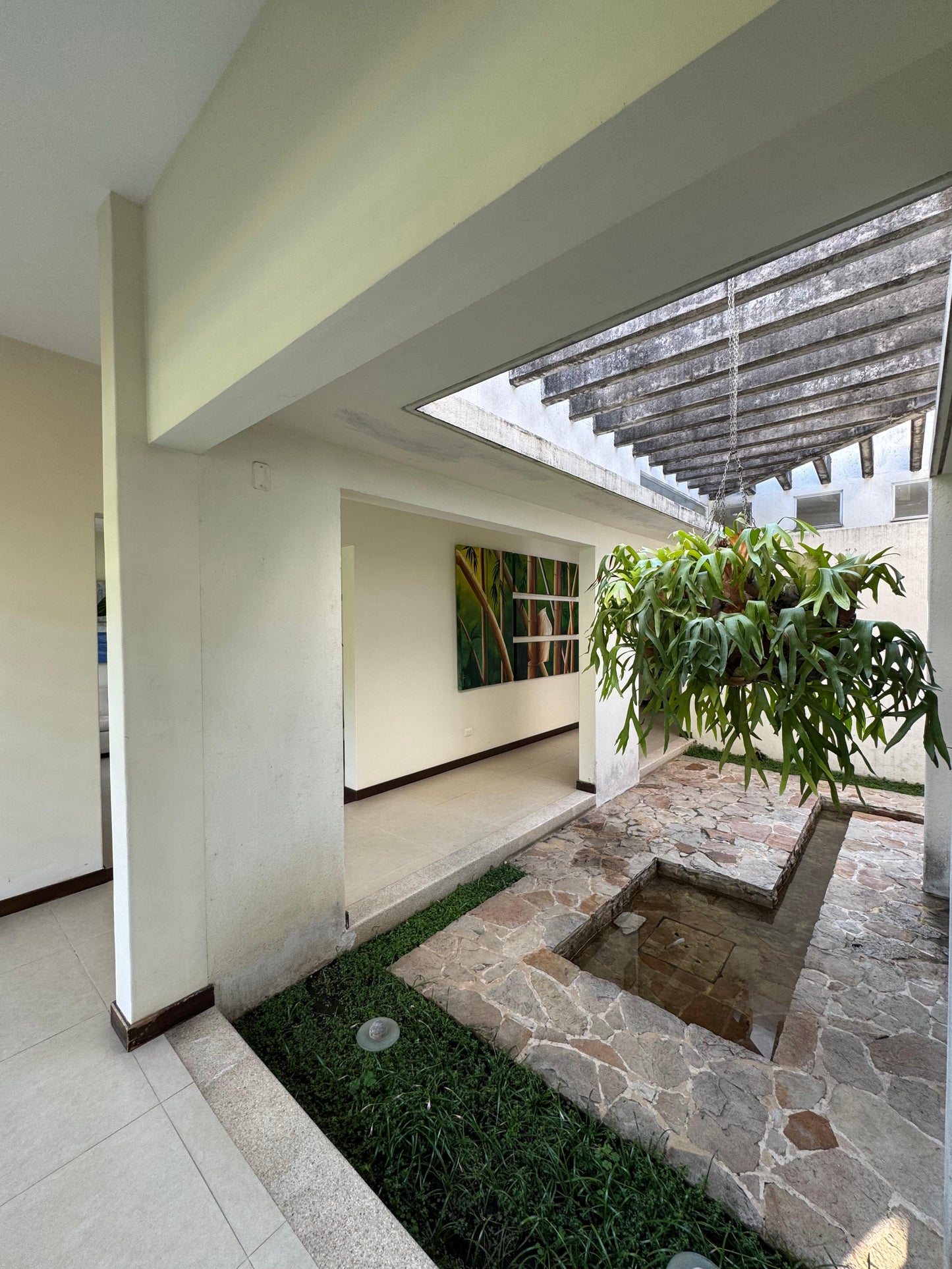 Casa en venta en La Morada, Jamundí — 465 m² sobre lote de 1.801 m² con piscina