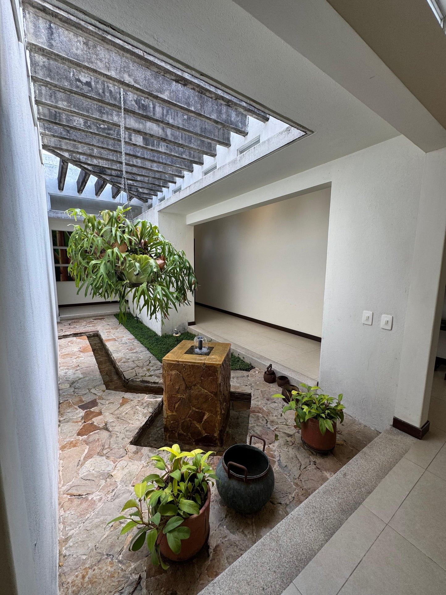 Casa en venta en La Morada, Jamundí — 465 m² sobre lote de 1.801 m² con piscina