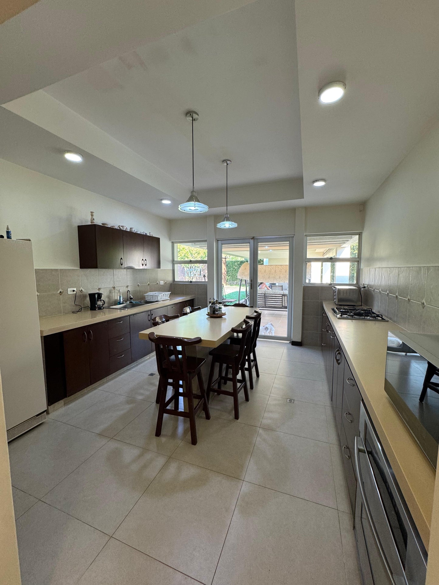 Casa en venta en La Morada, Jamundí — 465 m² sobre lote de 1.801 m² con piscina