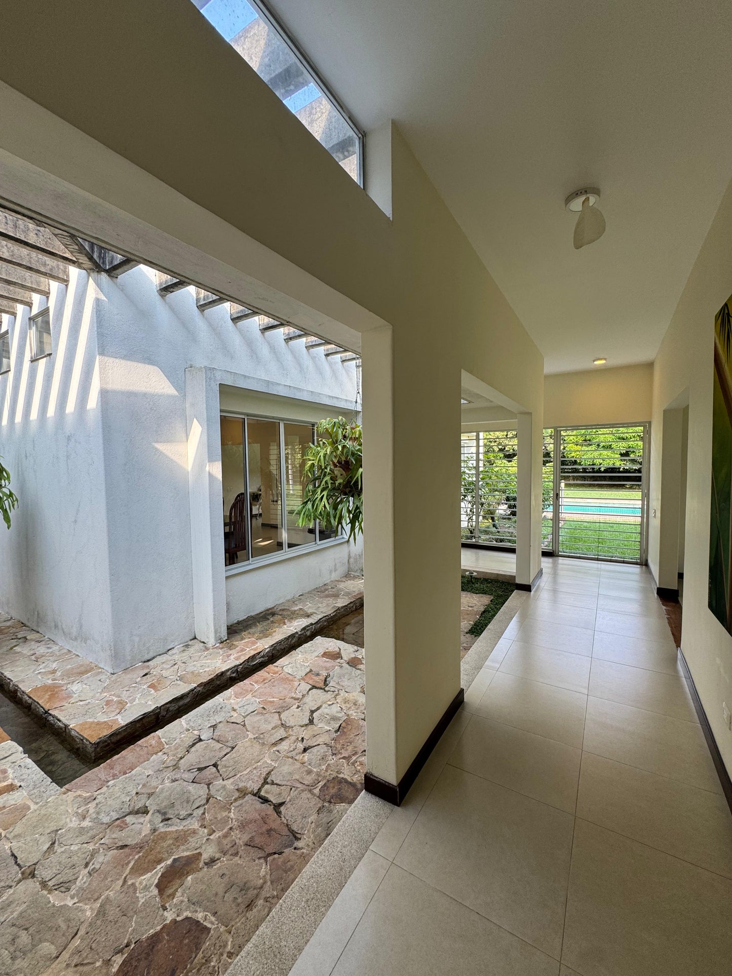 Casa en venta en La Morada, Jamundí — 465 m² sobre lote de 1.801 m² con piscina
