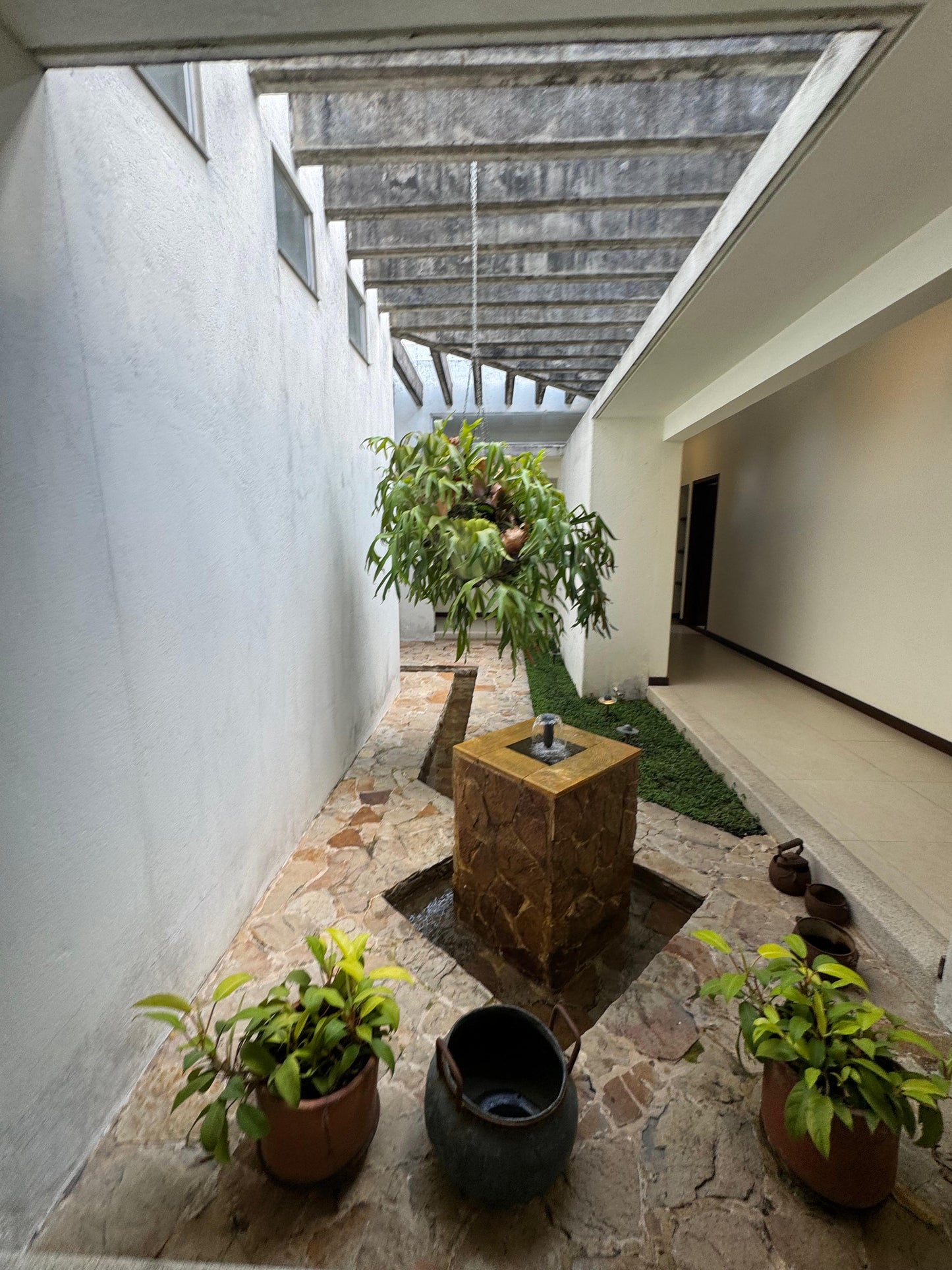 Casa en venta en La Morada, Jamundí — 465 m² sobre lote de 1.801 m² con piscina