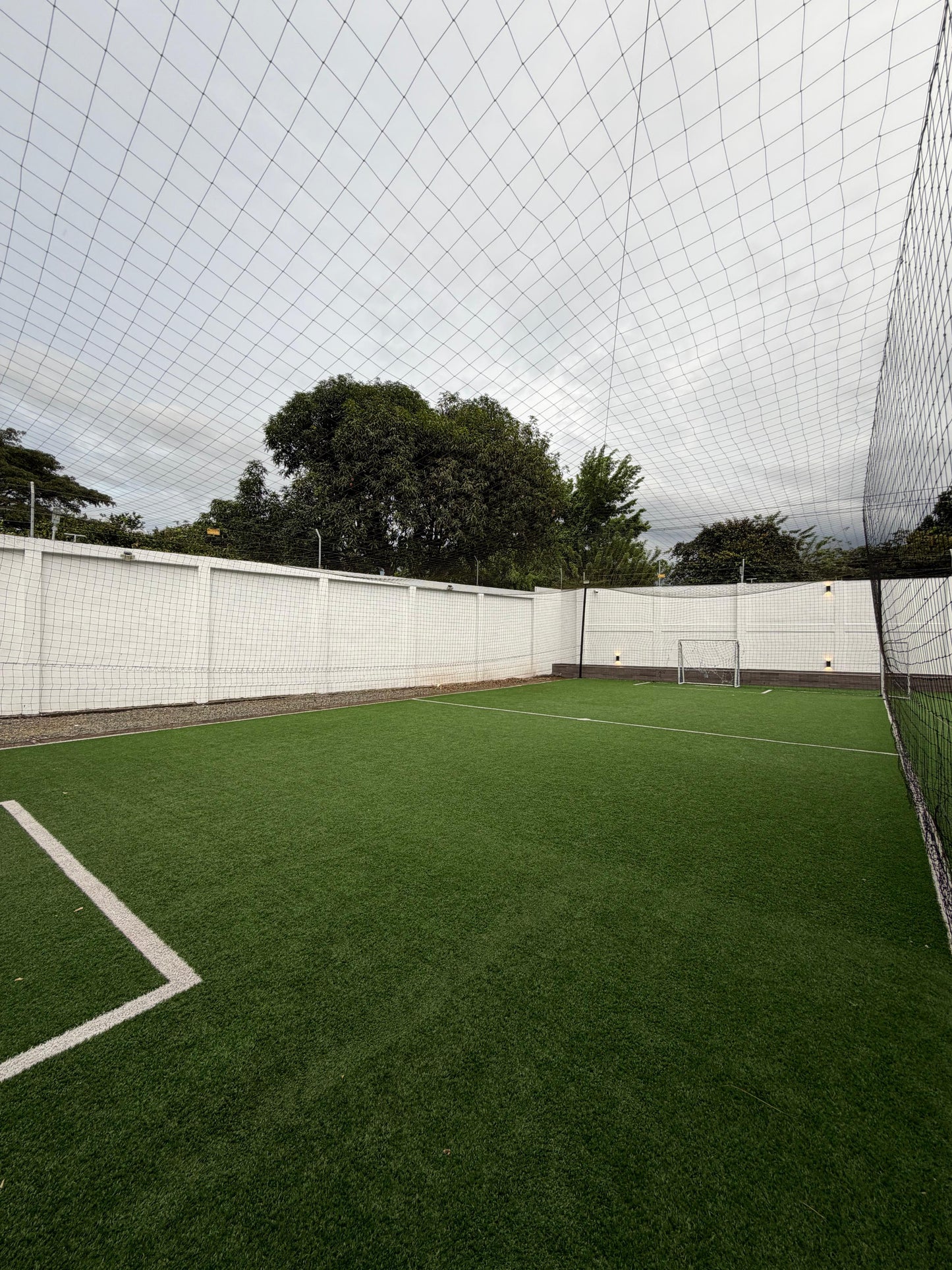 Casa en venta en La Morada, Jamundí — 1.200 m², 7 habitaciones, cine y cancha de fútbol