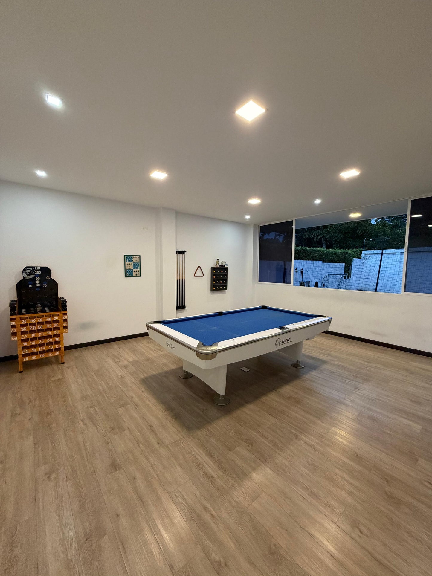 Casa en venta en La Morada, Jamundí — 1.200 m², 7 habitaciones, cine y cancha de fútbol