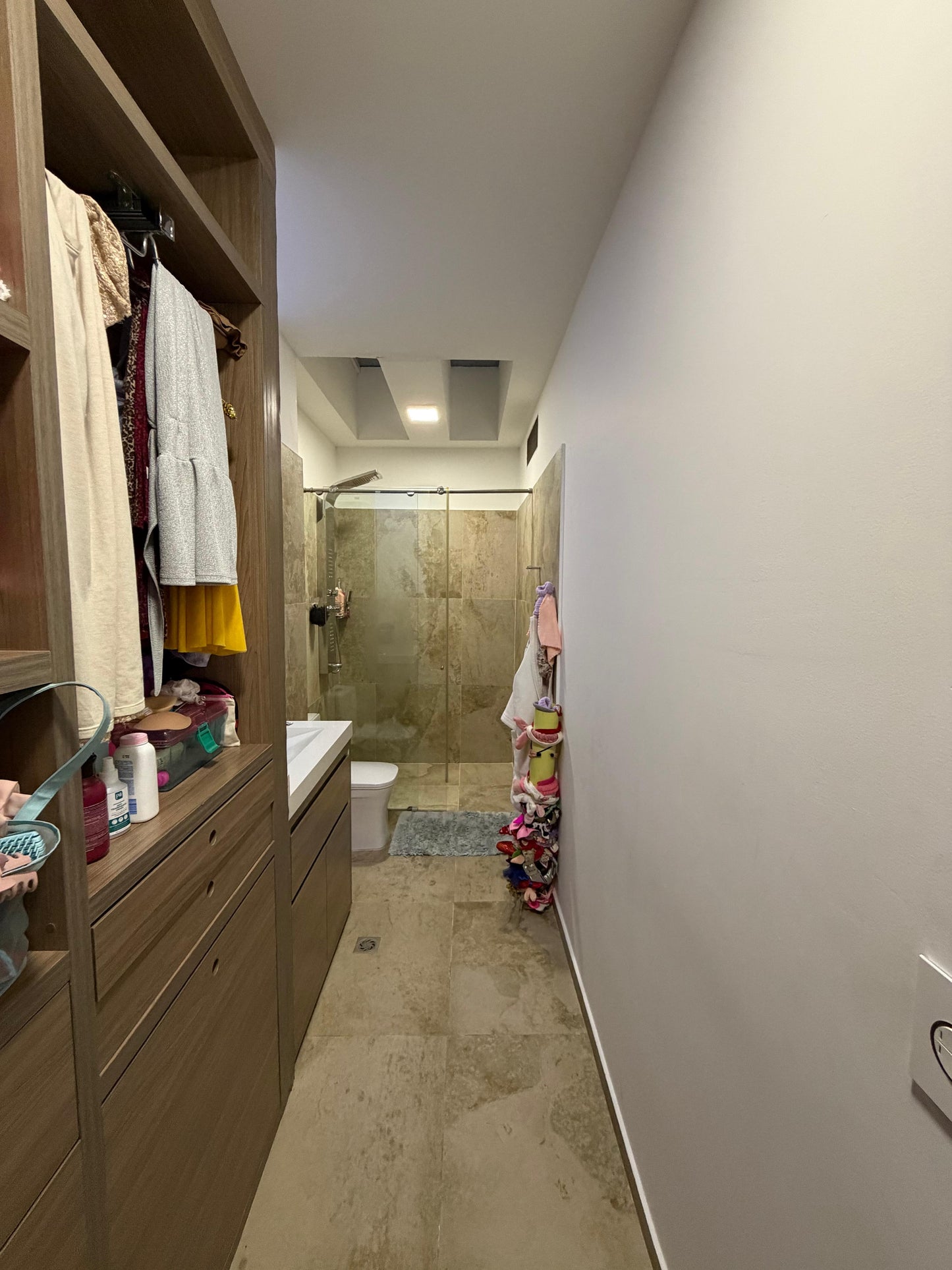Casa en venta en La Morada, Jamundí — 1.200 m², 7 habitaciones, cine y cancha de fútbol
