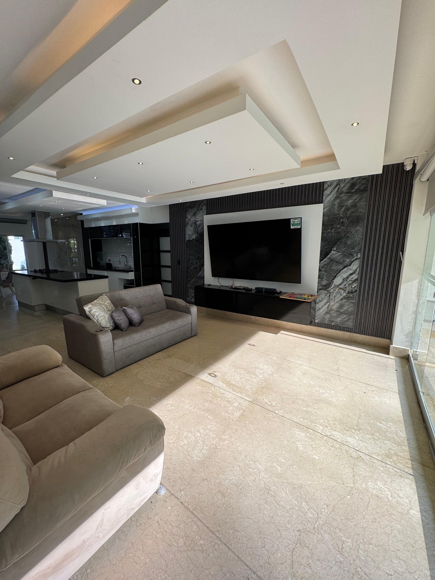 Casa en venta en Alfaguara, Jamundí — 662 m² sobre lote de 1.654 m², piscina y jacuzzi