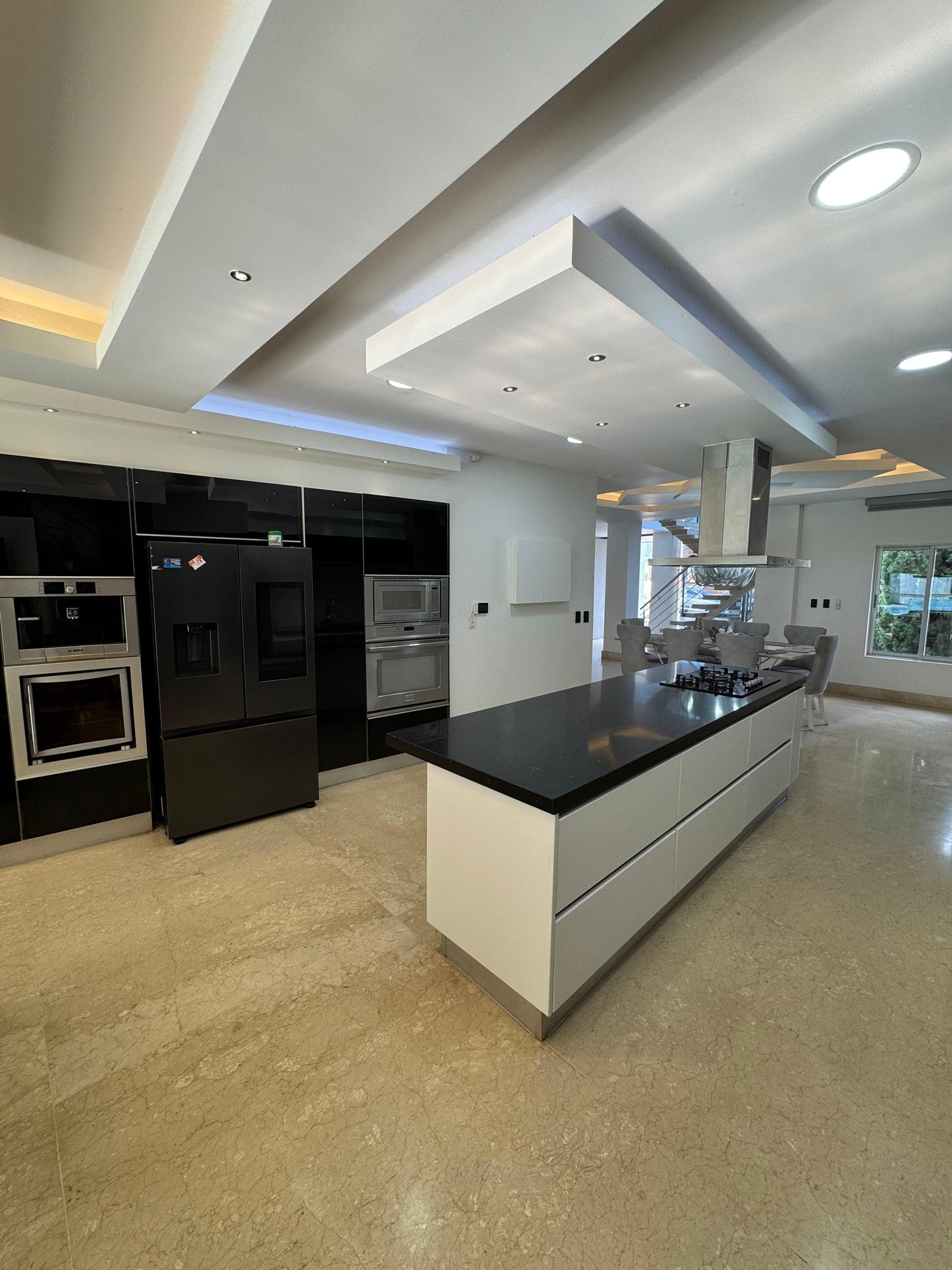 Casa en venta en Alfaguara, Jamundí — 662 m² sobre lote de 1.654 m², piscina y jacuzzi