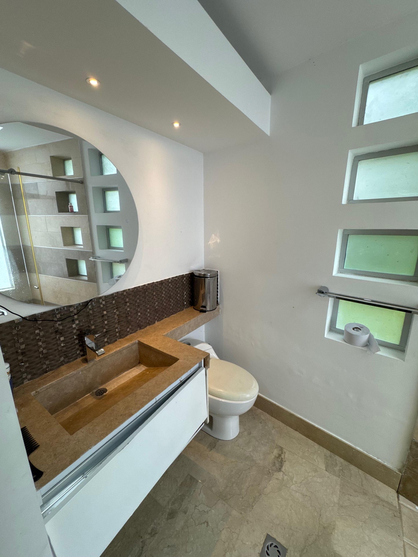 Casa en venta en Alfaguara, Jamundí — 662 m² sobre lote de 1.654 m², piscina y jacuzzi