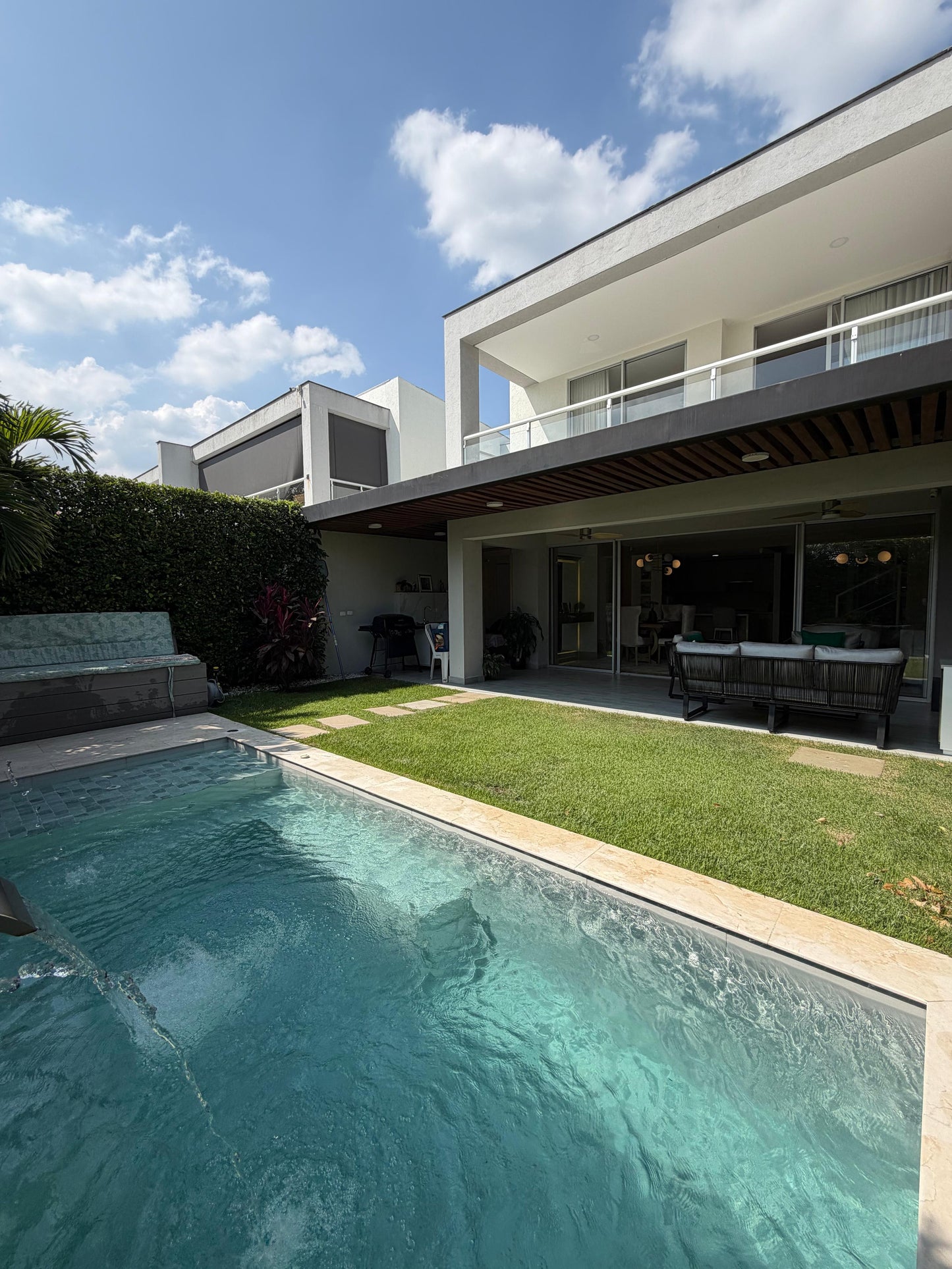 Casa en condominio en venta en Alfaguara, Jamundí — 260 m², 3 habitaciones y piscina