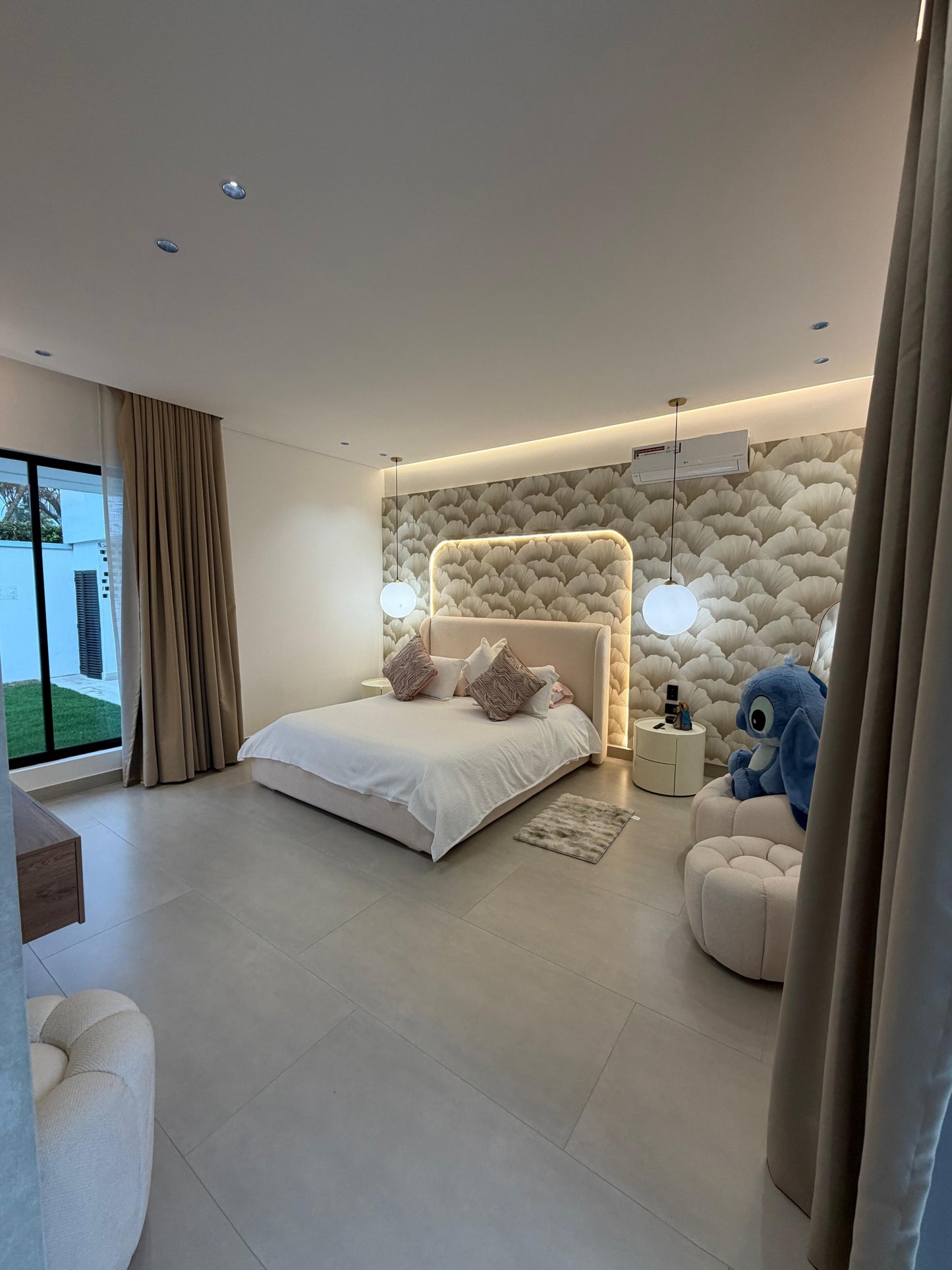Casa amoblada en venta en La Morada, Jamundí — 700 m², sala de cine, discoteca y piscina
