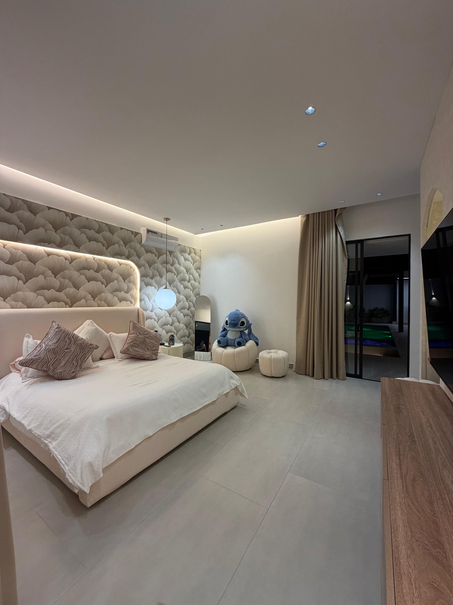 Casa amoblada en venta en La Morada, Jamundí — 700 m², sala de cine, discoteca y piscina