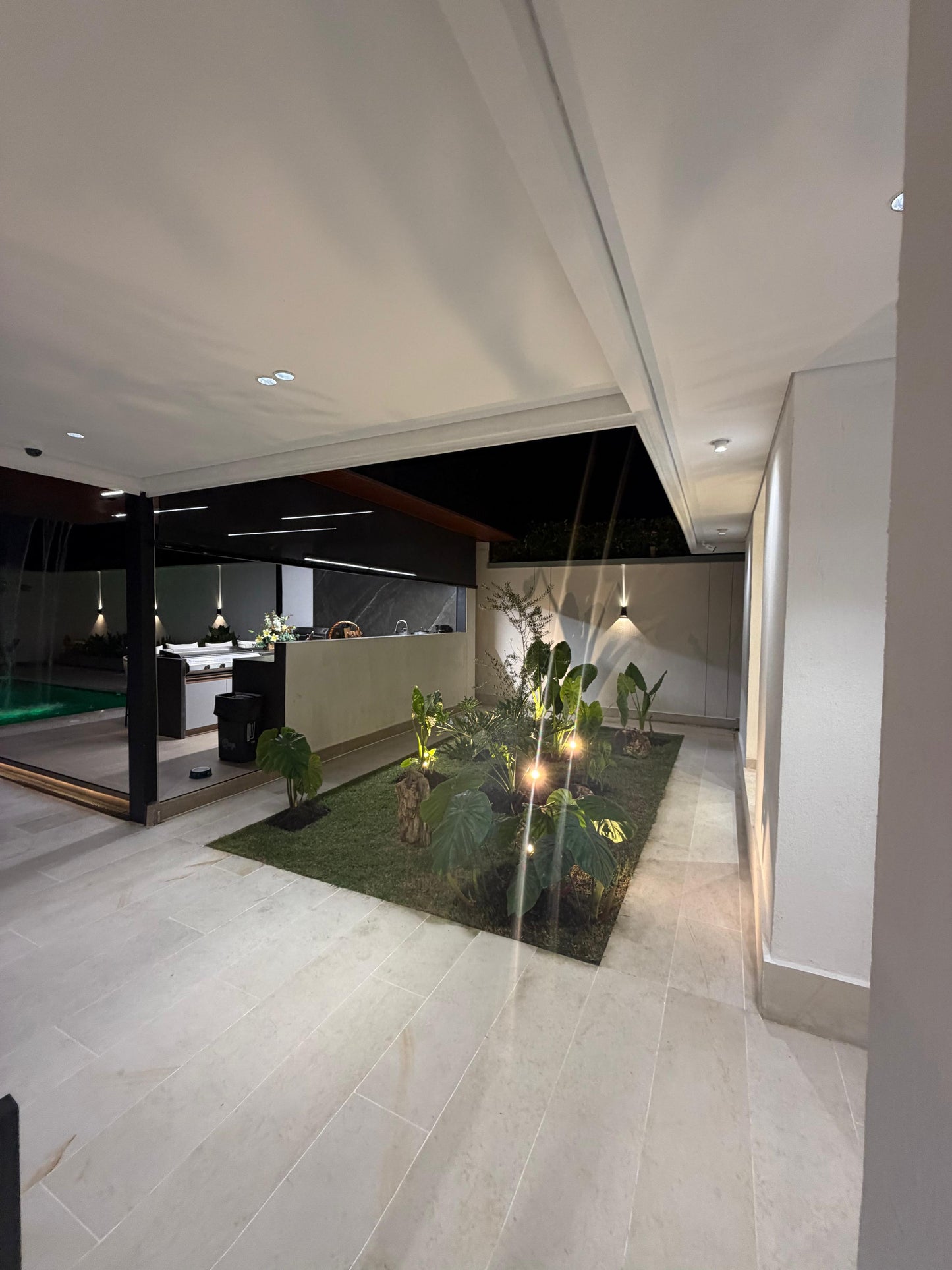 Casa amoblada en venta en La Morada, Jamundí — 700 m², sala de cine, discoteca y piscina
