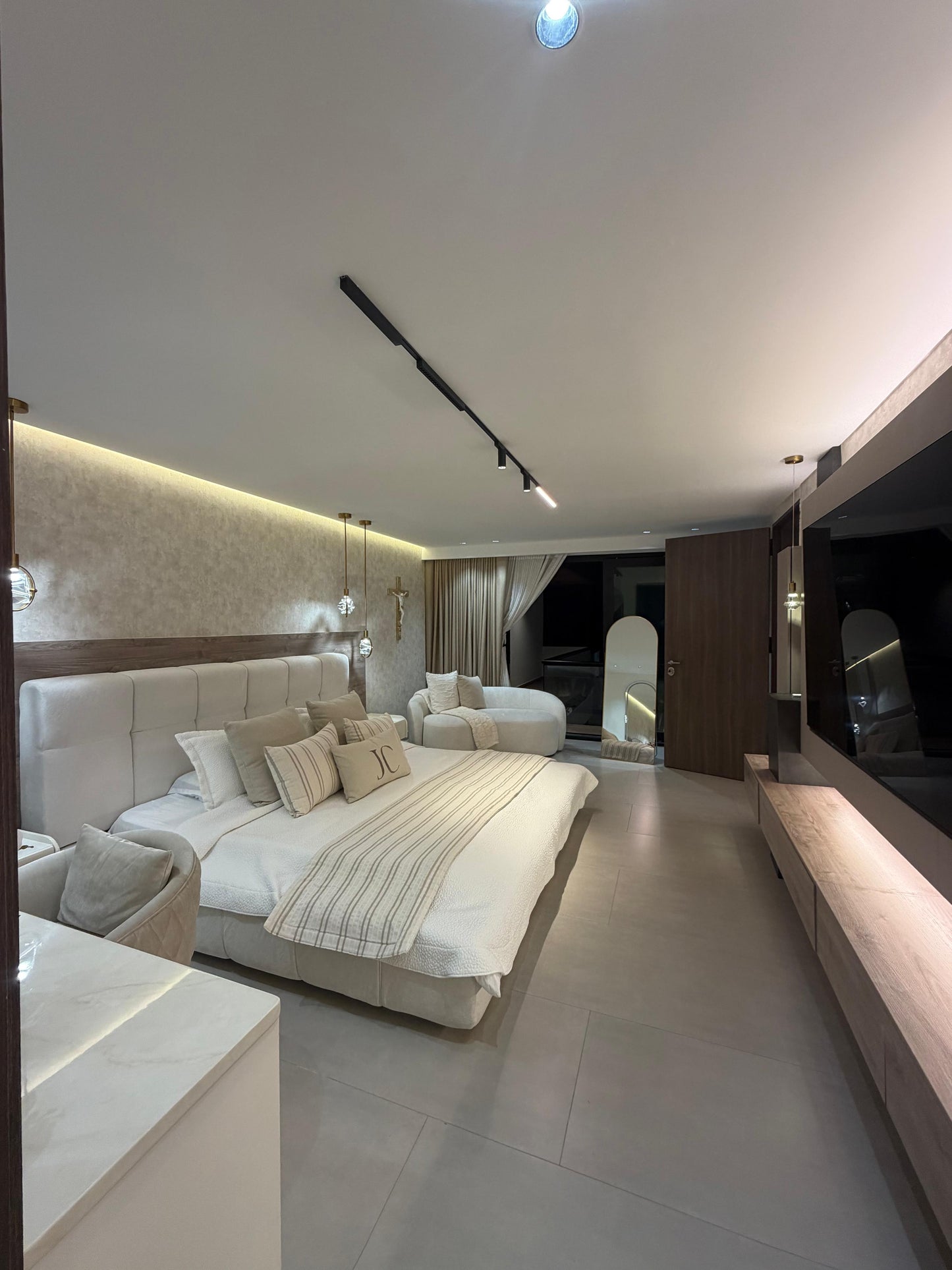 Casa amoblada en venta en La Morada, Jamundí — 700 m², sala de cine, discoteca y piscina