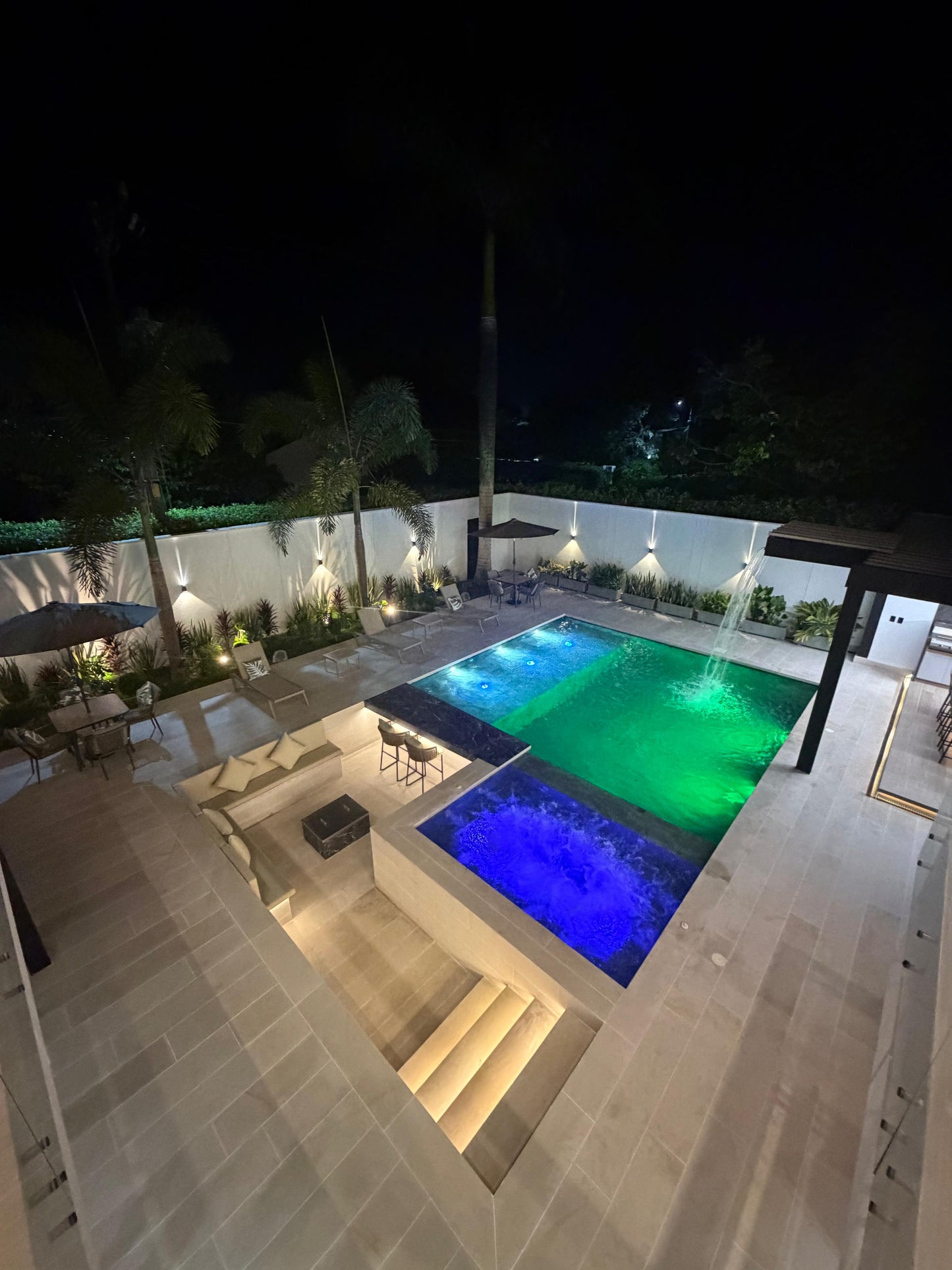 Casa amoblada en venta en La Morada, Jamundí — 700 m², sala de cine, discoteca y piscina