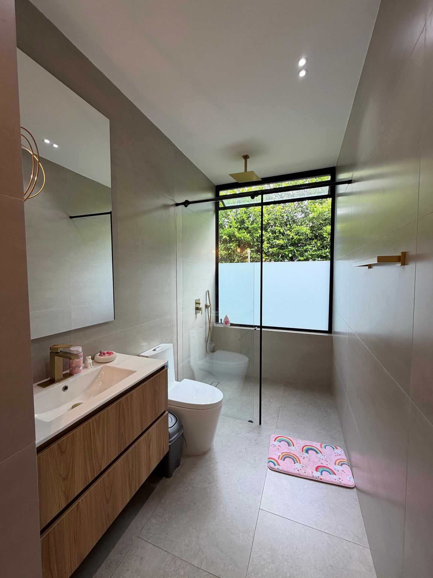Casa en venta en La Morada, Jamundí — 470 m² sobre lote de 1.500 m² con jardín interior