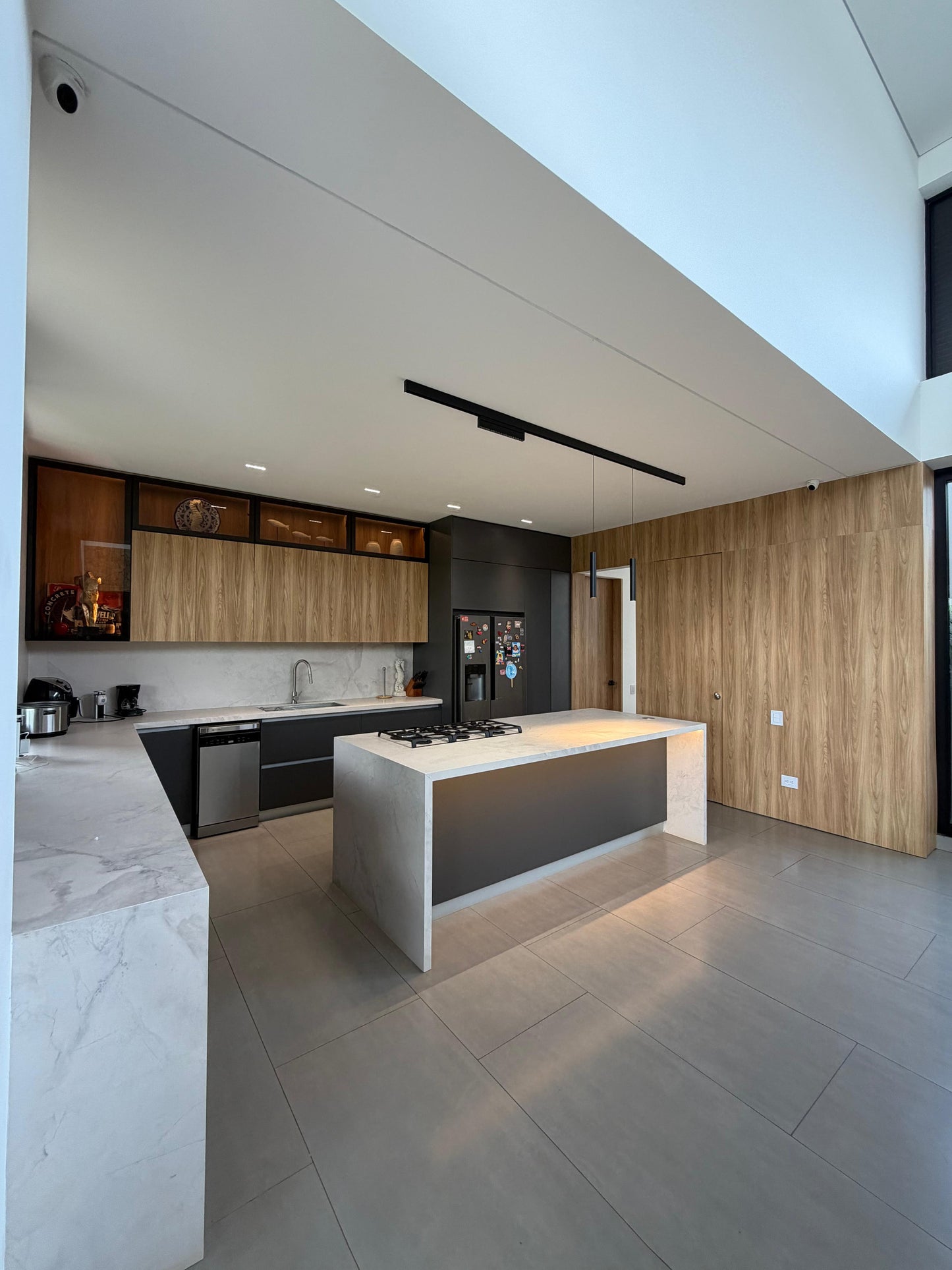 Casa en venta en La Morada, Jamundí — 470 m² sobre lote de 1.500 m² con jardín interior