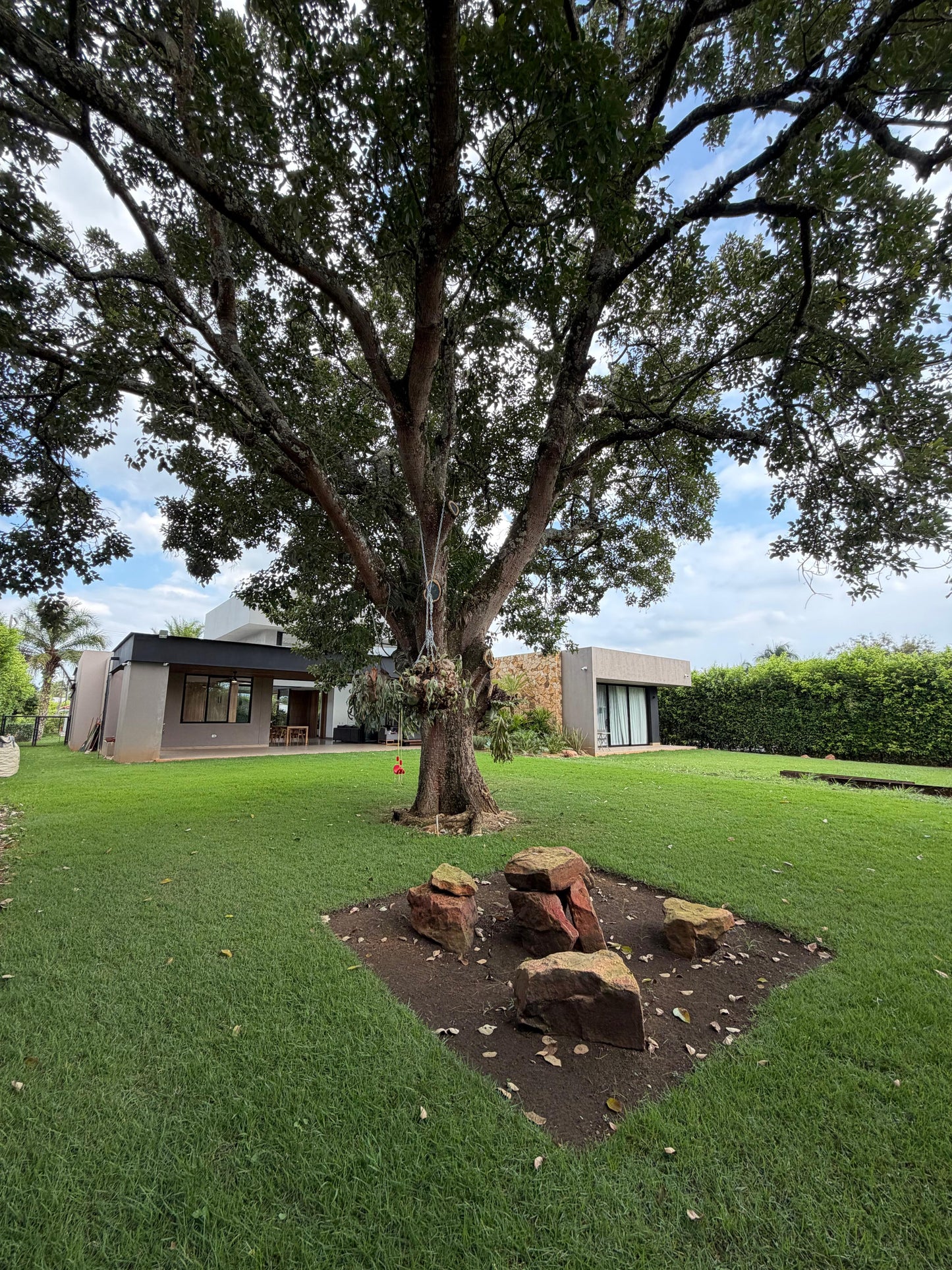 Casa en venta en La Morada, Jamundí — 470 m² sobre lote de 1.500 m² con jardín interior