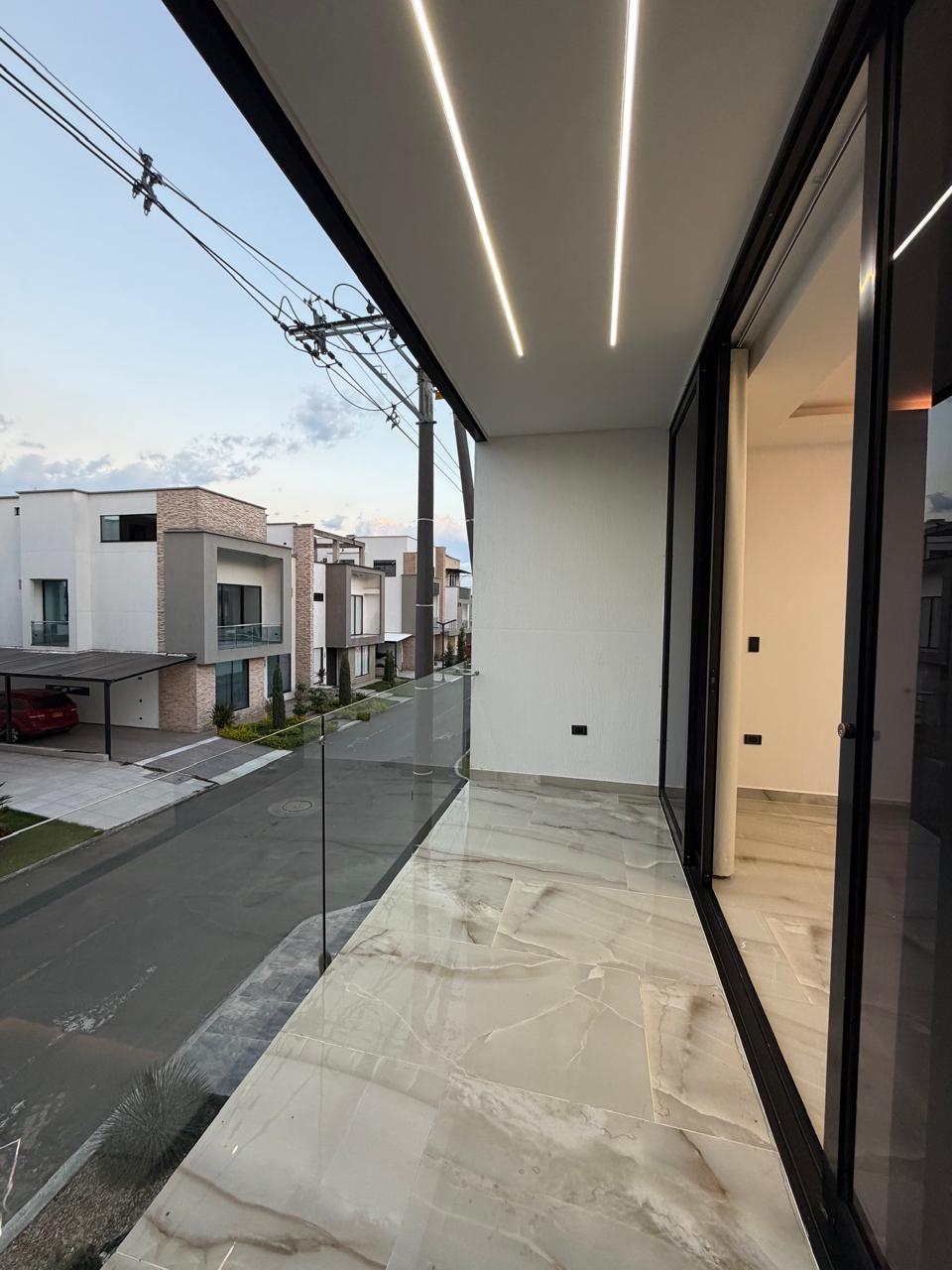 Casa en condominio en venta en Alfaguara, Jamundí — Las Mercedes, 380 m², piscina y domótica