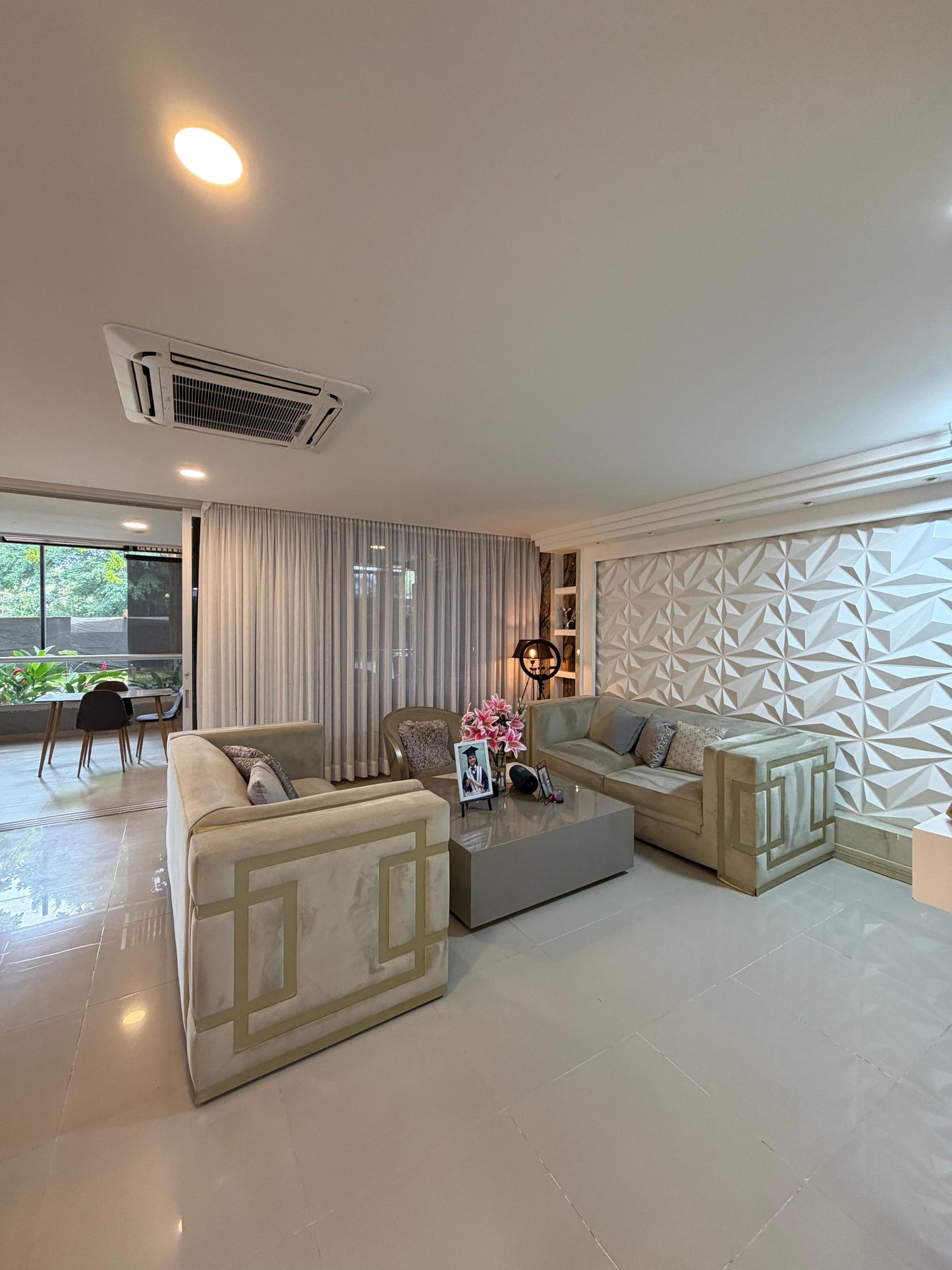 Apartamento en venta en Pance, Cali — 196 m² en primer piso con terraza