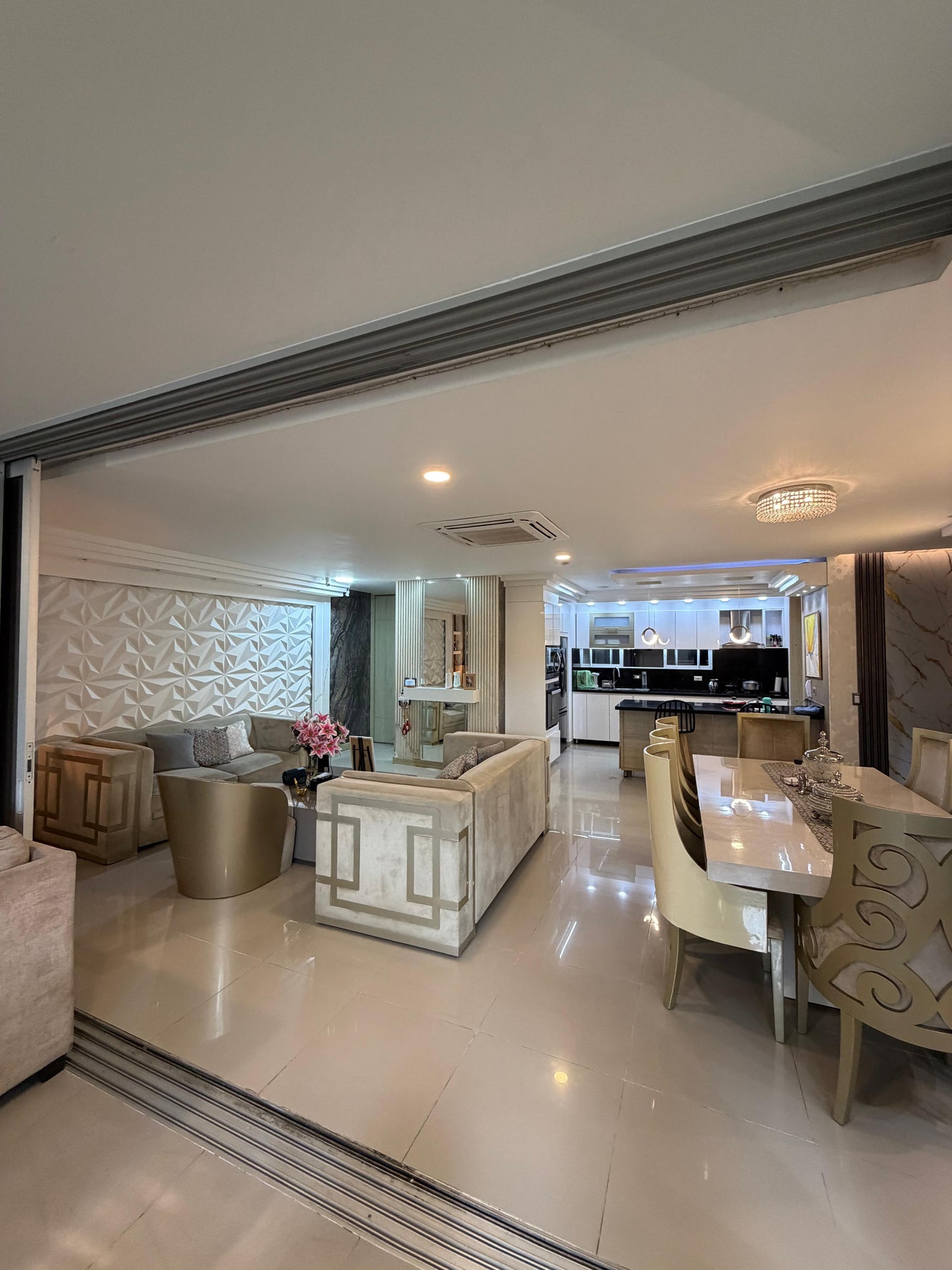 Apartamento en venta en Pance, Cali — 196 m² en primer piso con terraza