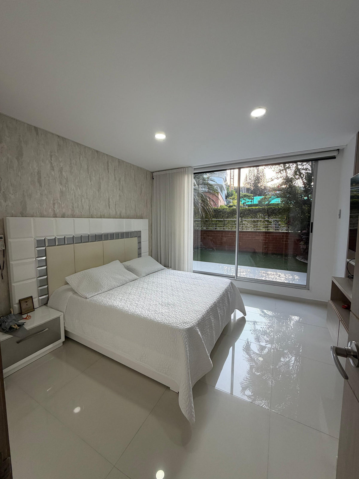 Apartamento en venta en Pance, Cali — Primer piso, 136 m² con terraza de 120 m²