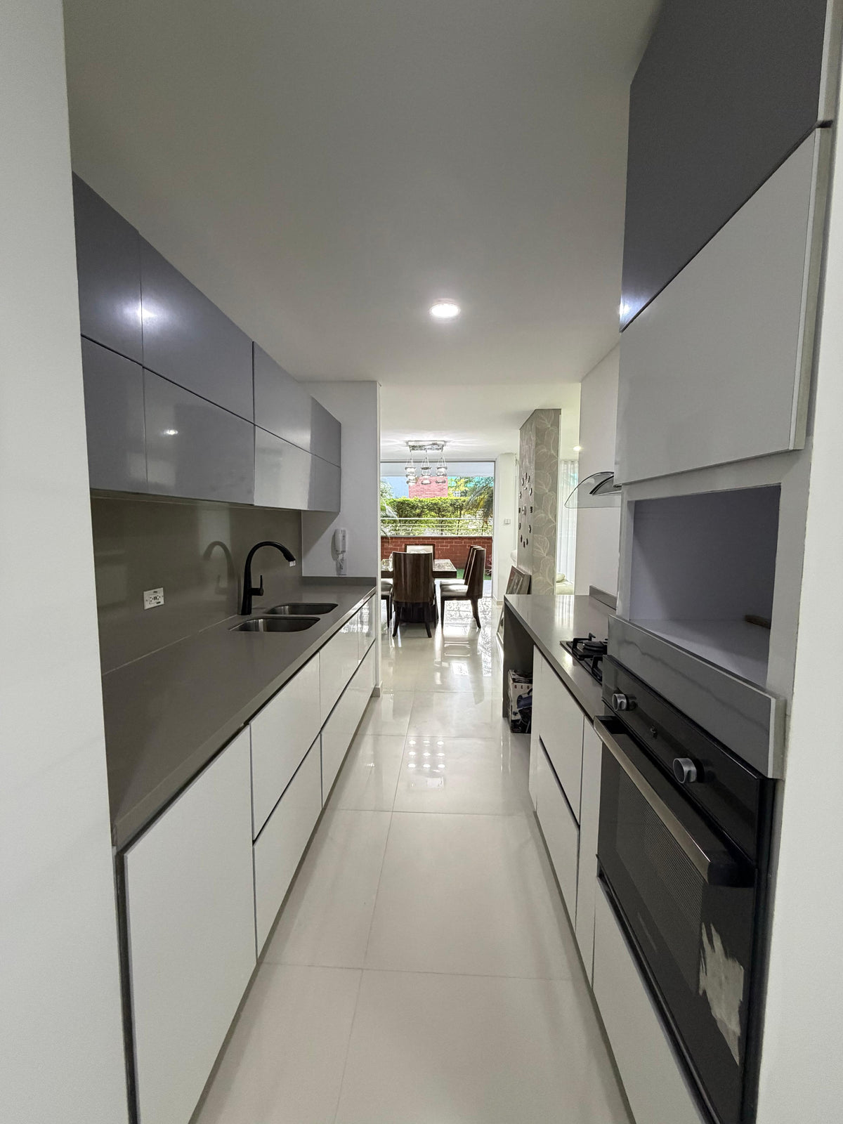 Apartamento en venta en Pance, Cali — Primer piso, 136 m² con terraza de 120 m²