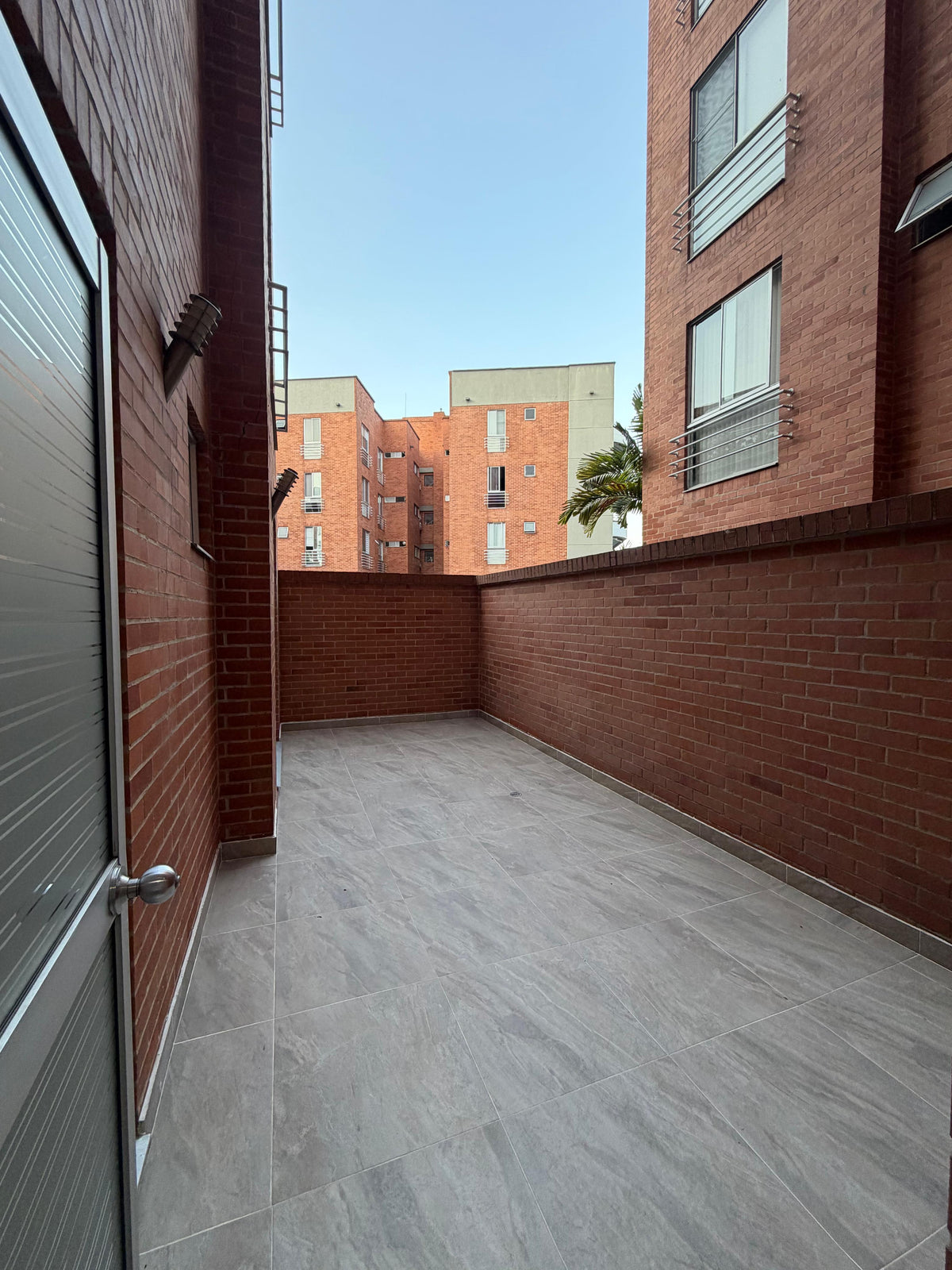 Apartamento en venta en Pance, Cali — Primer piso, 136 m² con terraza de 120 m²
