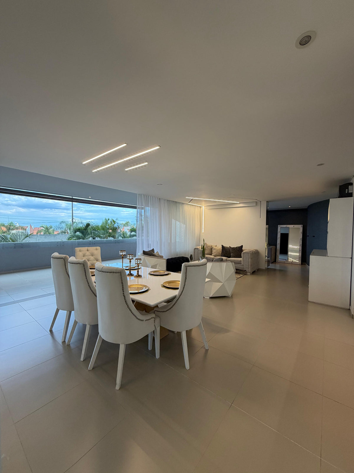 Apartamento en venta en Pance, Cali — Unidad Dacota, primer piso, 211 m² con terraza