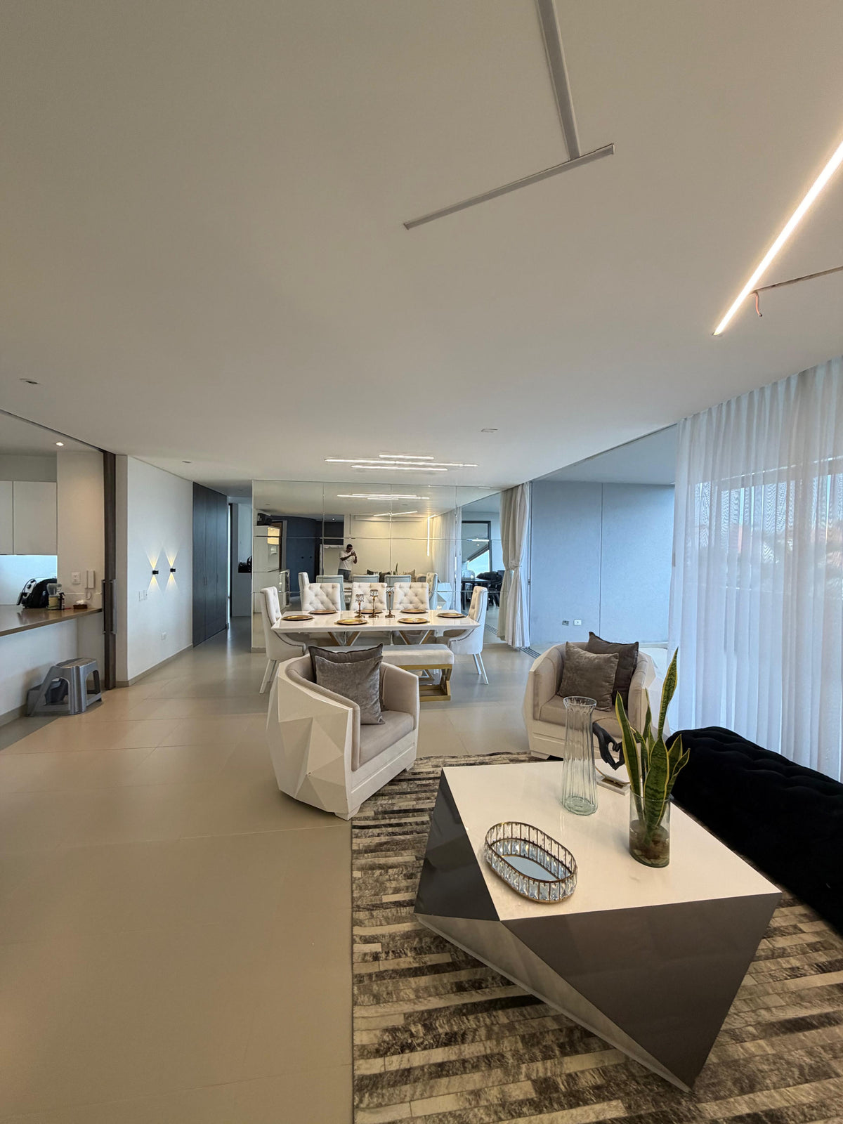 Apartamento en venta en Pance, Cali — Unidad Dacota, primer piso, 211 m² con terraza