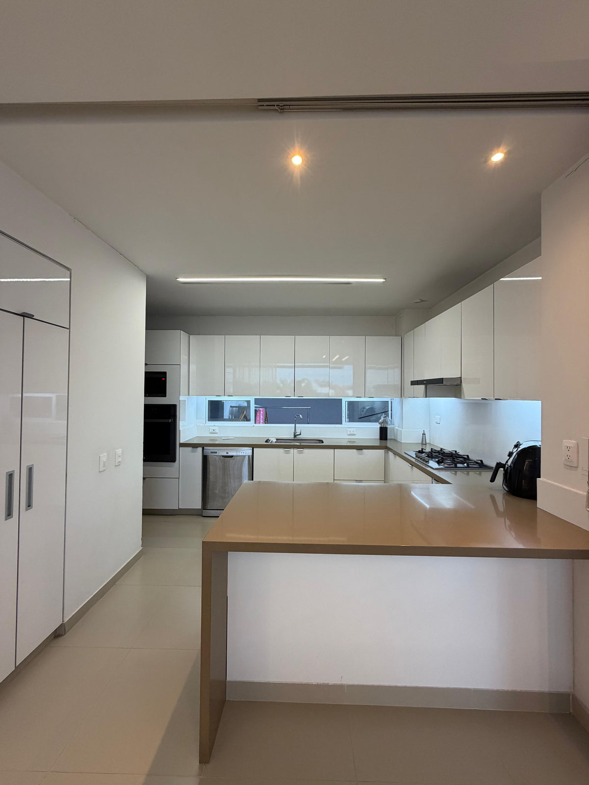 Apartamento en venta en Pance, Cali — Unidad Dacota, primer piso, 211 m² con terraza