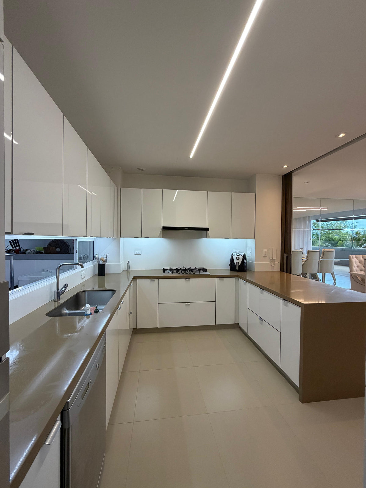 Apartamento en venta en Pance, Cali — Unidad Dacota, primer piso, 211 m² con terraza