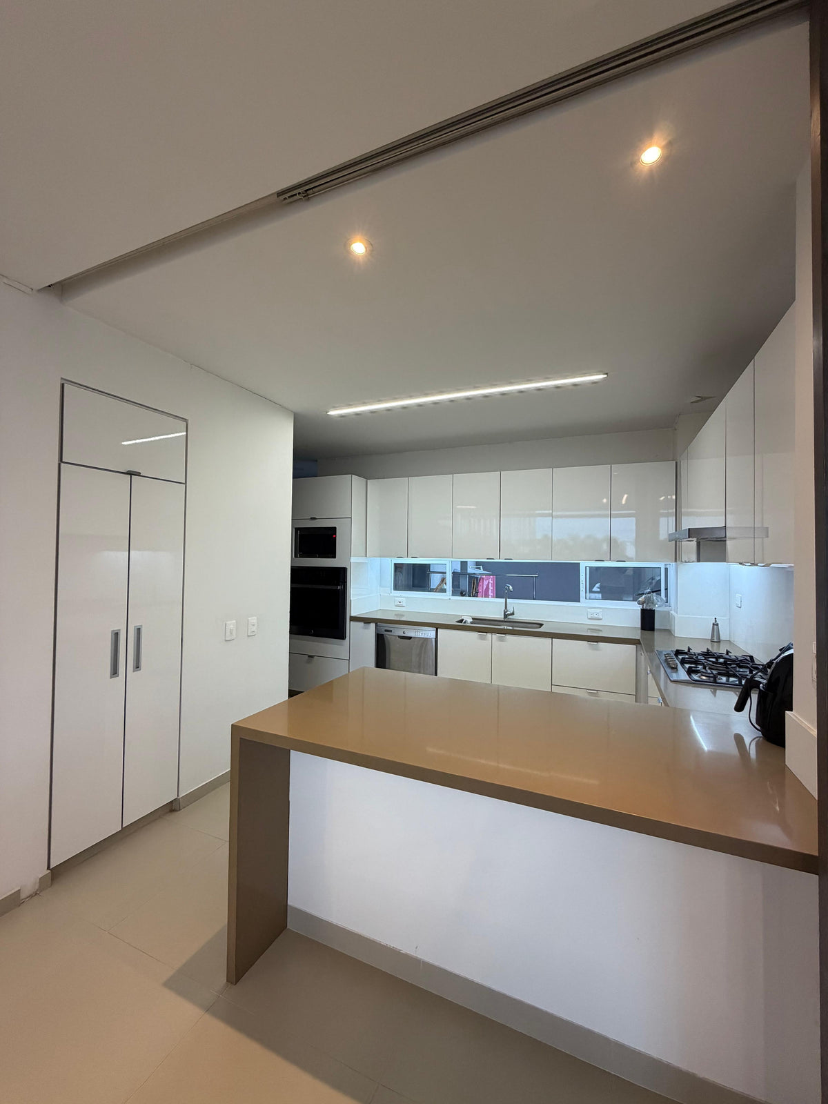 Apartamento en venta en Pance, Cali — Unidad Dacota, primer piso, 211 m² con terraza