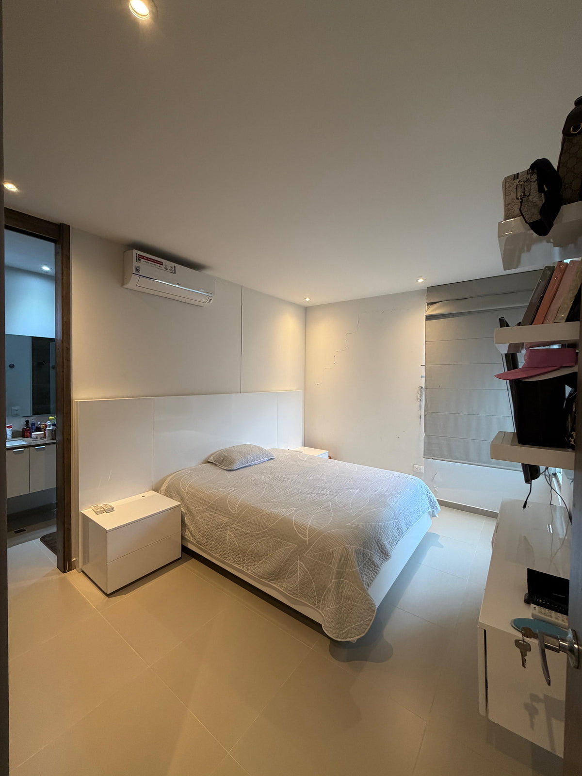 Apartamento en venta en Pance, Cali — Unidad Dacota, primer piso, 211 m² con terraza