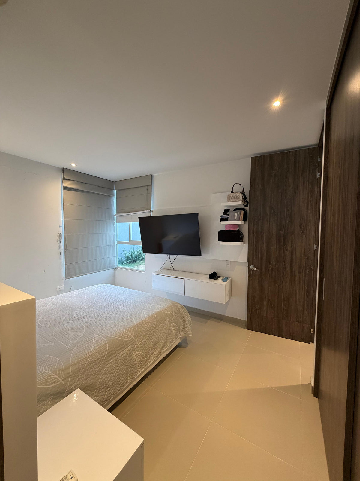 Apartamento en venta en Pance, Cali — Unidad Dacota, primer piso, 211 m² con terraza
