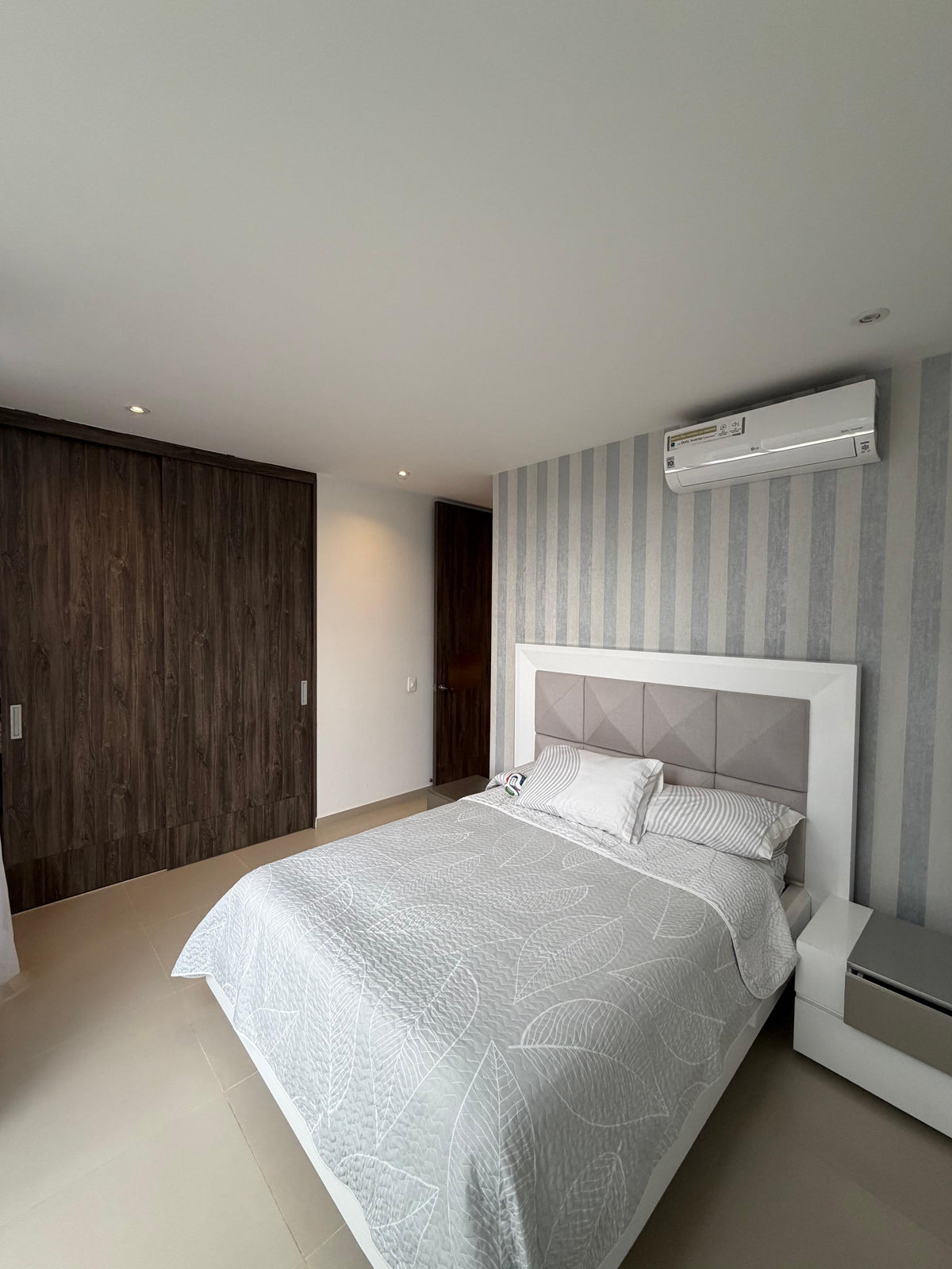 Apartamento en venta en Pance, Cali — Unidad Dacota, primer piso, 211 m² con terraza