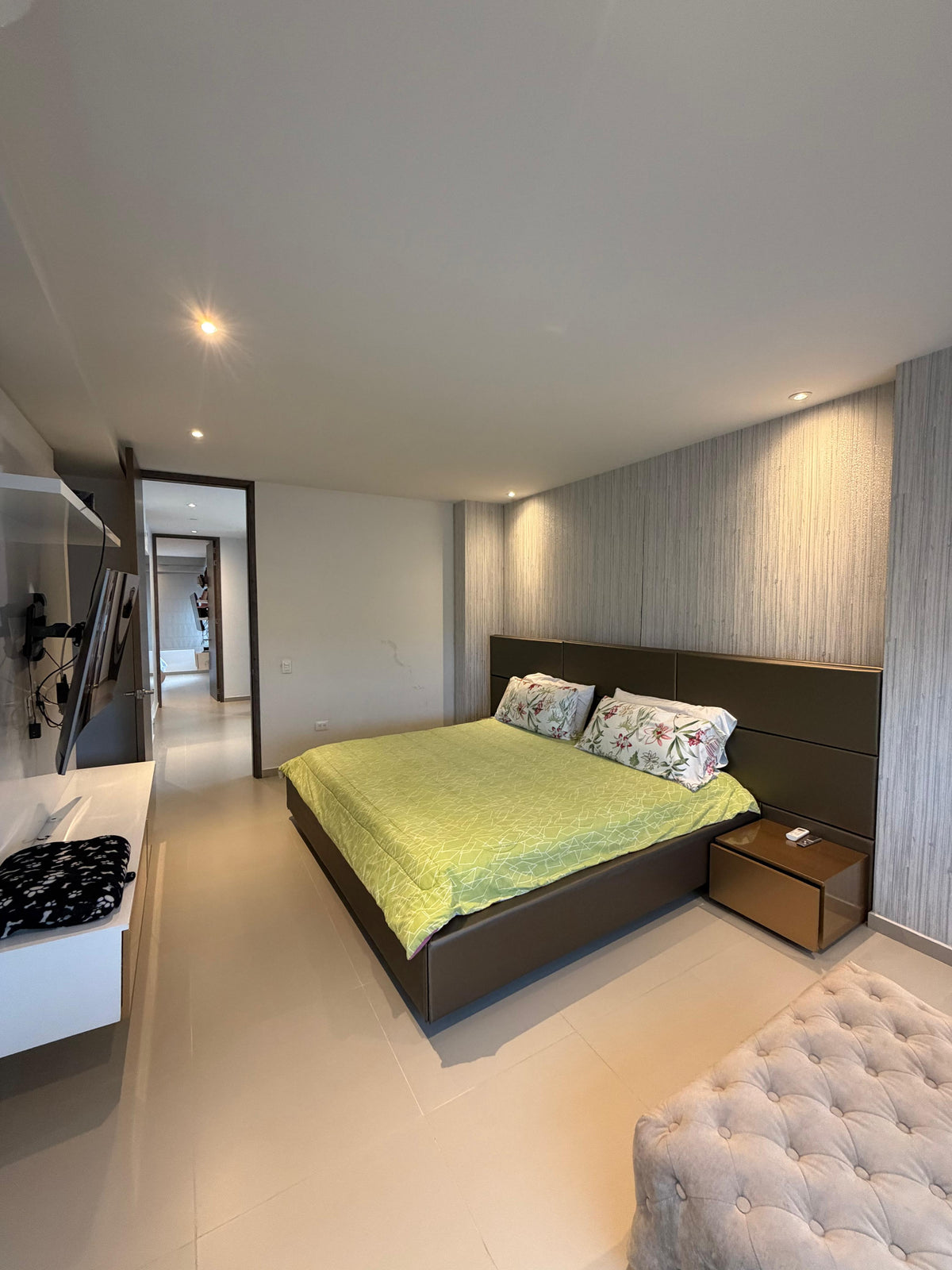 Apartamento en venta en Pance, Cali — Unidad Dacota, primer piso, 211 m² con terraza