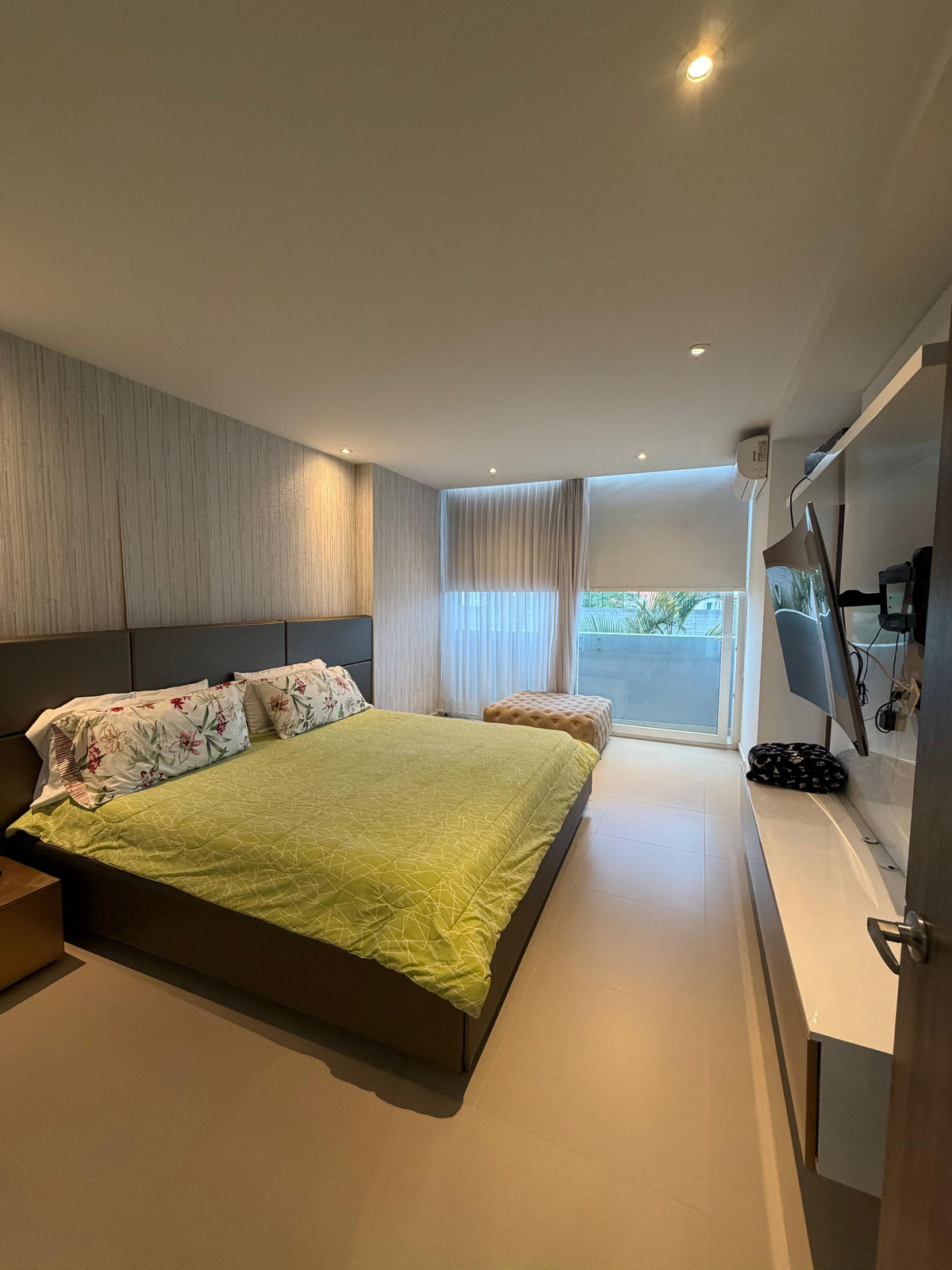 Apartamento en venta en Pance, Cali — Unidad Dacota, primer piso, 211 m² con terraza