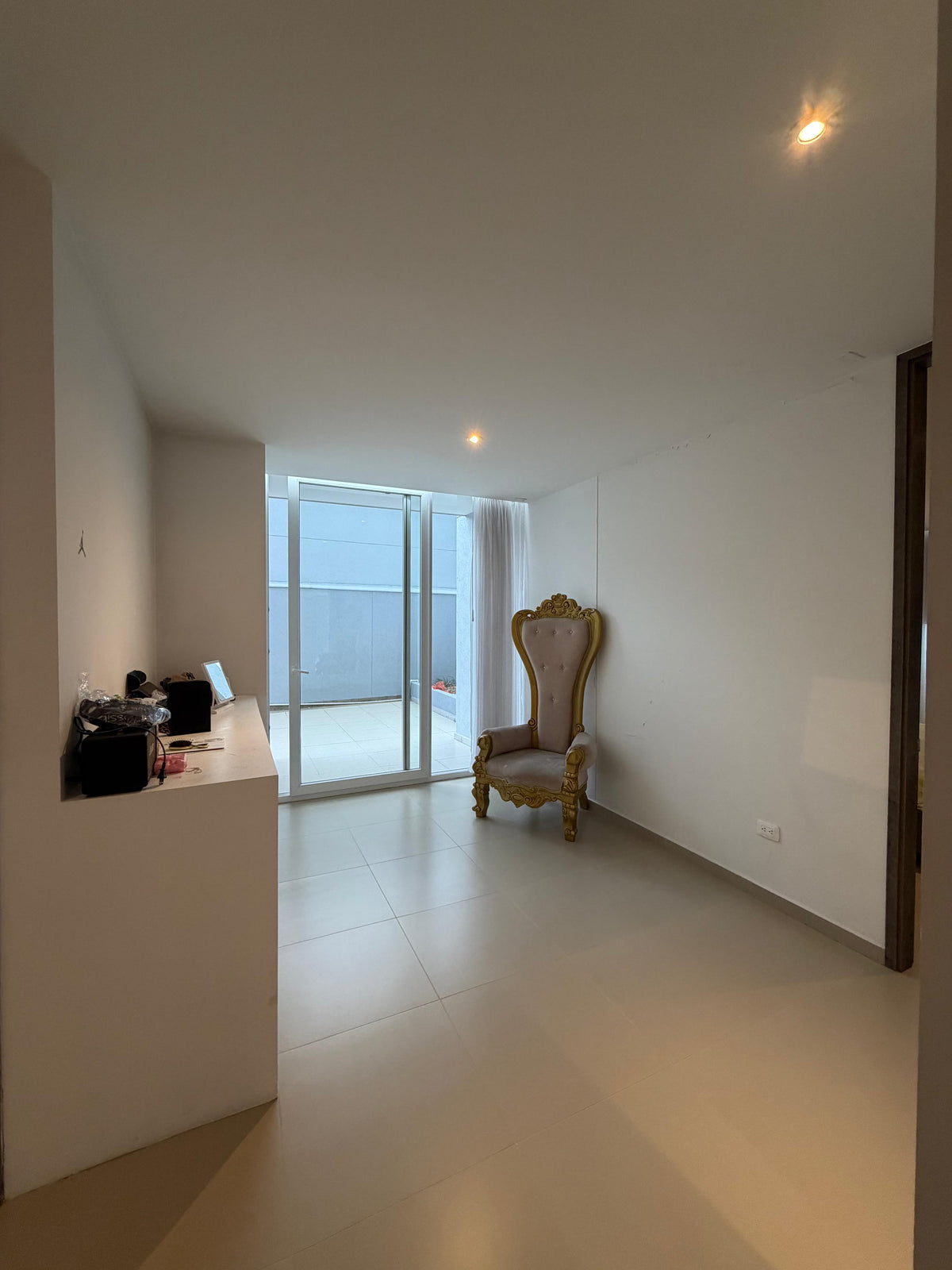 Apartamento en venta en Pance, Cali — Unidad Dacota, primer piso, 211 m² con terraza